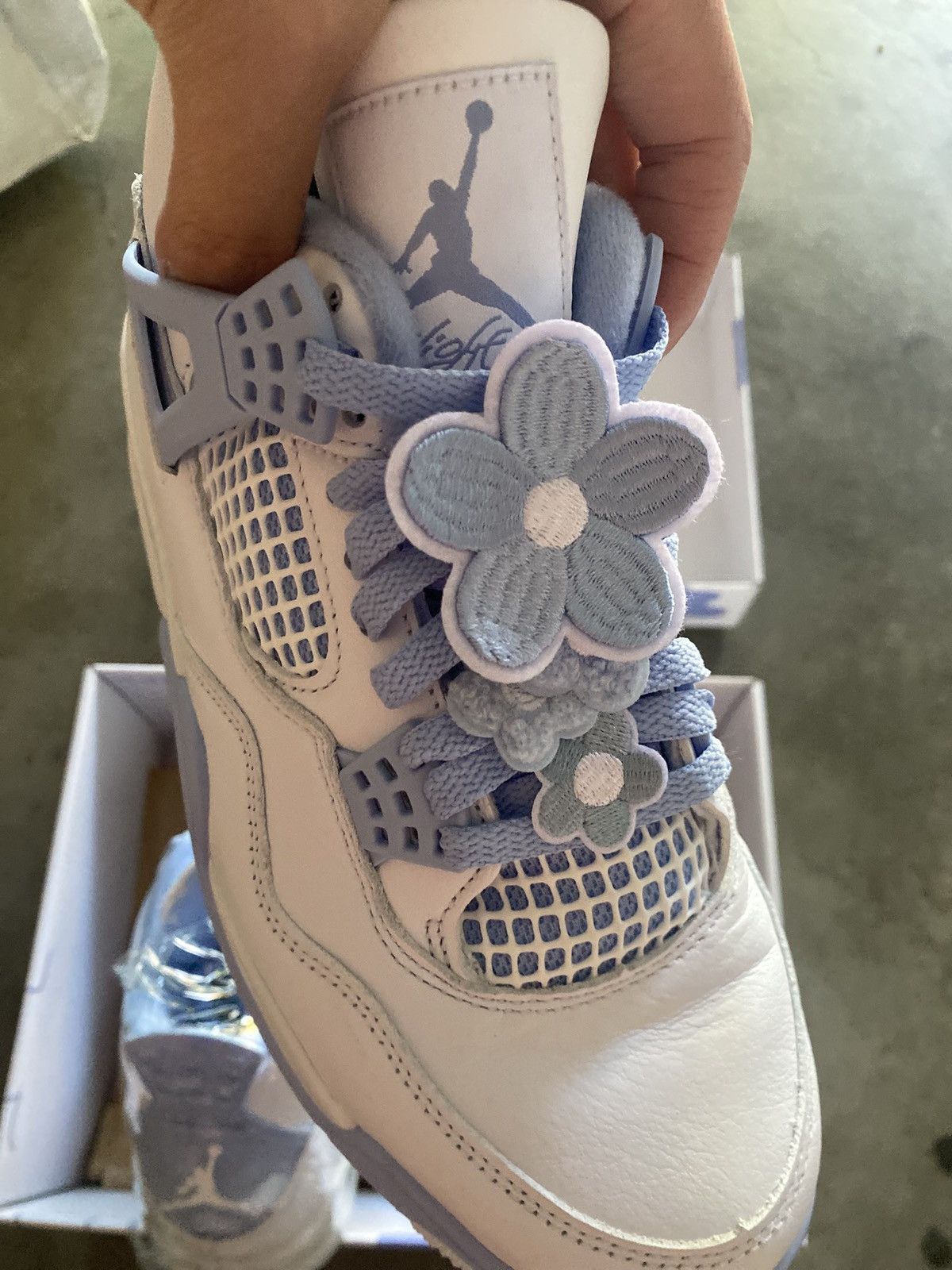 Jordan Brand 8W Jordan 4 Forget Me Not Size US 8 / EU 41 - 5 Thumbnail