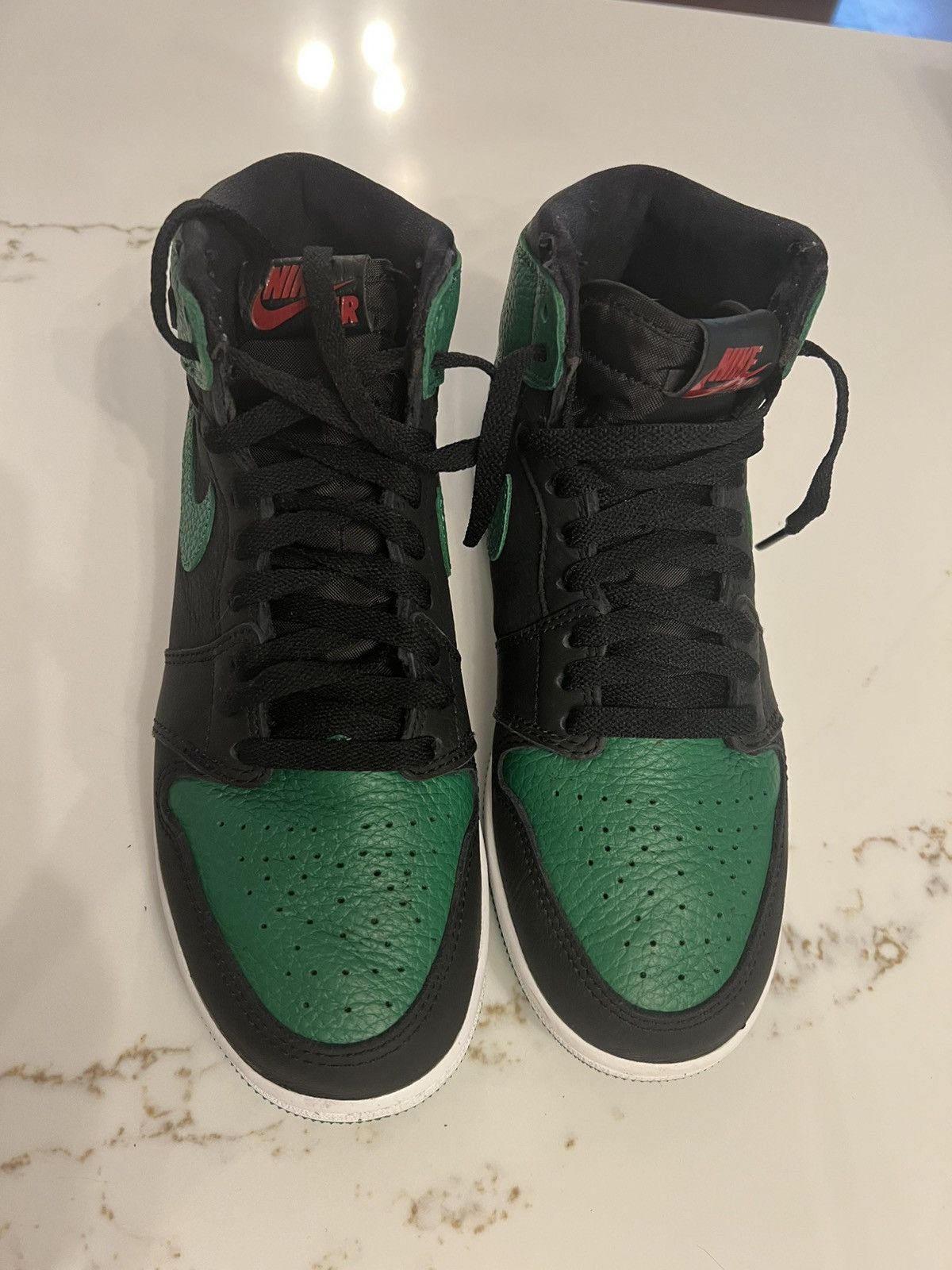Nike Air Jordan 1 retro high OG ‘Pine Green 2.0’ Size US 6 / EU 39 - 2 Thumbnail