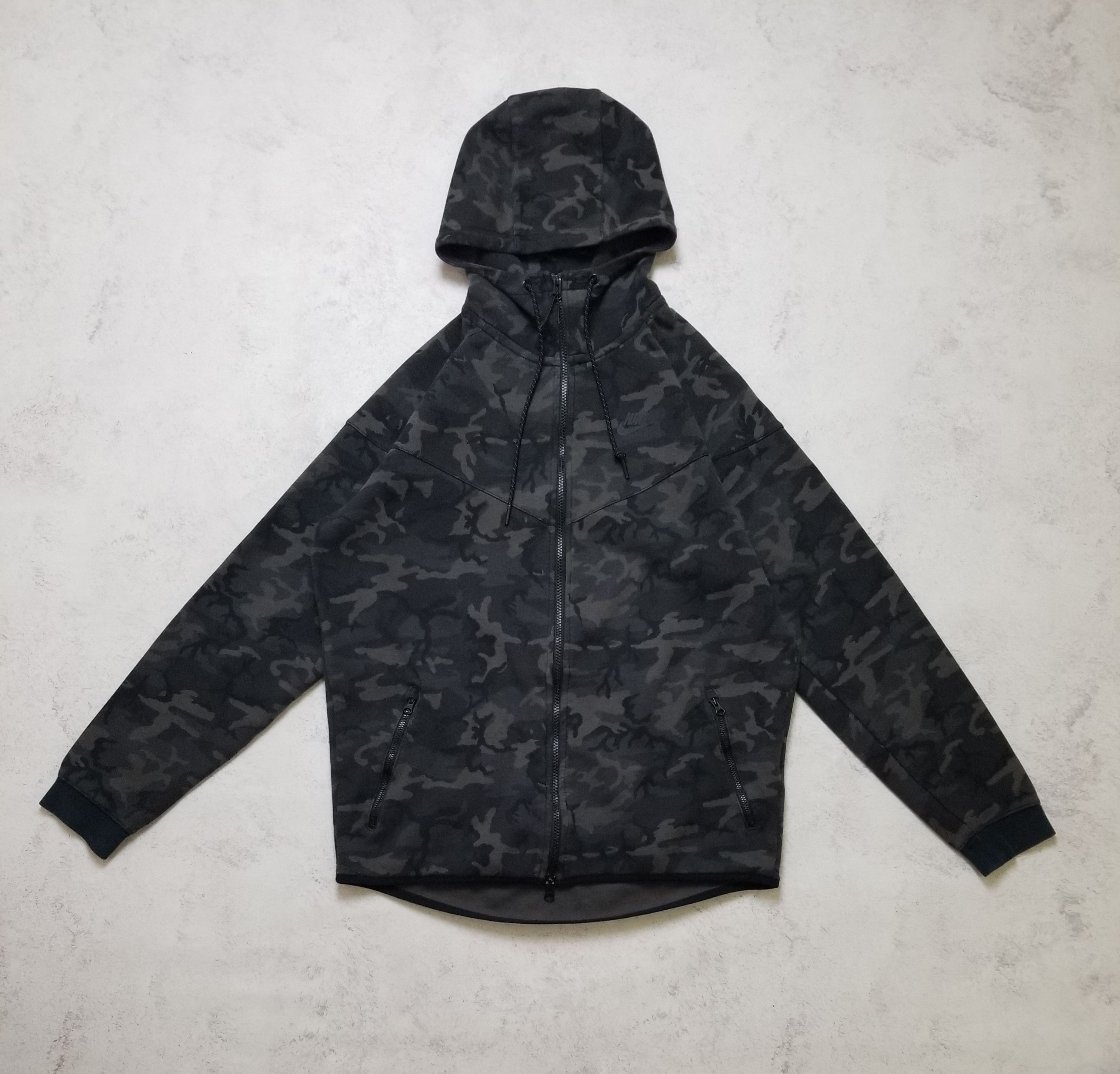 Nike Nike Tech Fleece Camo Windrunner Size US L / EU 52-54 / 3 - 1 Thumbnail