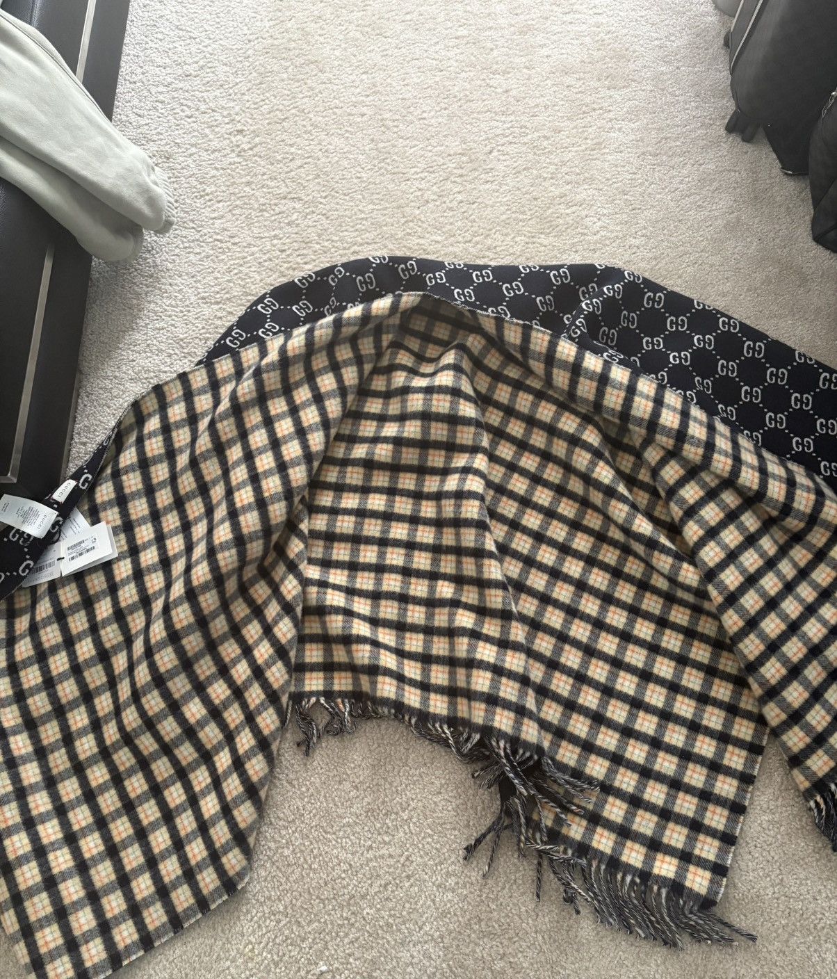 Gucci Gucci Reversible Navy GG Poncho Size US L / EU 52-54 / 3 - 3 Thumbnail