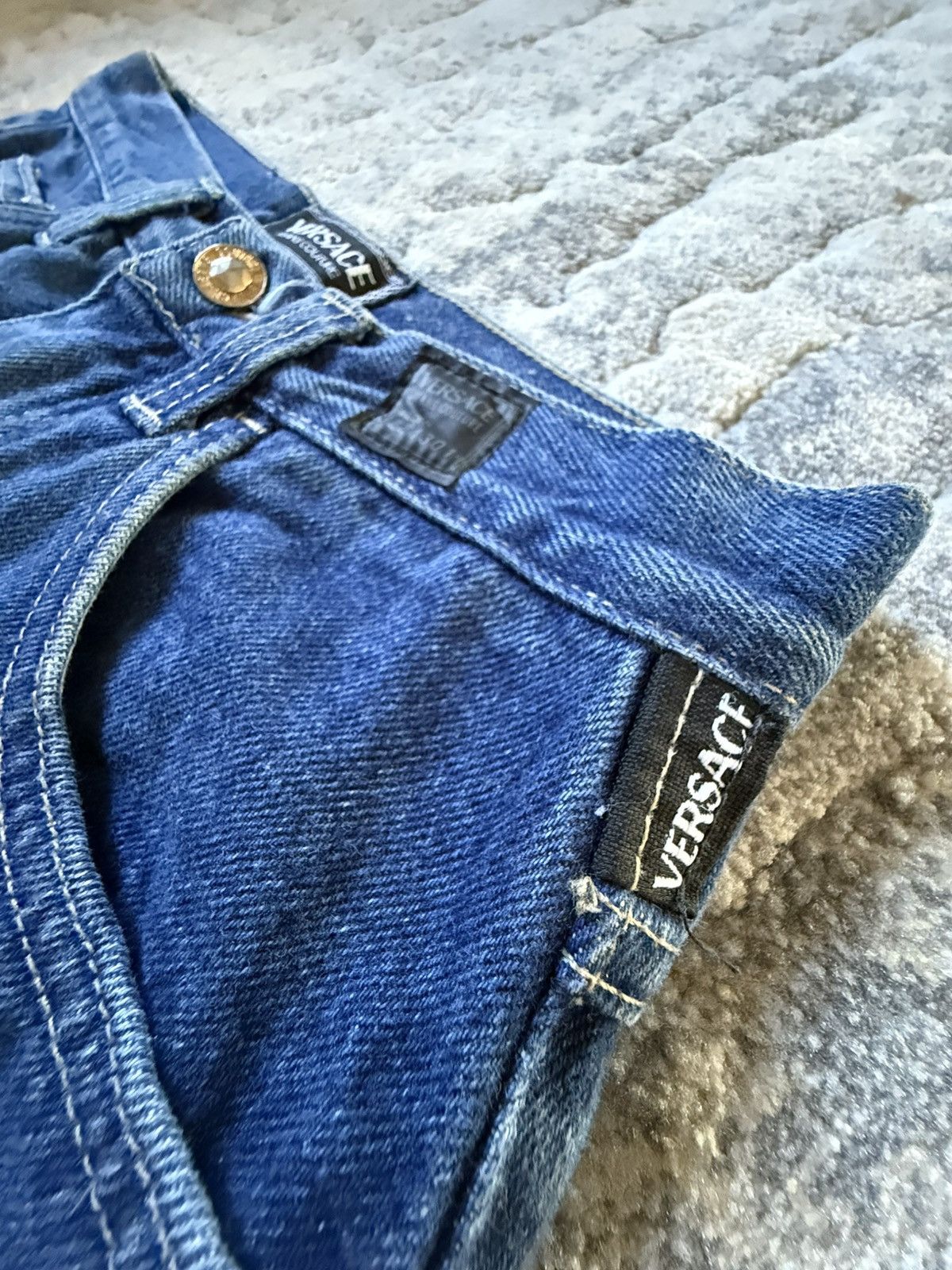 Versace Jeans Couture Versace Jeans Couture Carrot Cut Tappered Jeans Deadstock Size US 28 / EU 44 - 11 Thumbnail