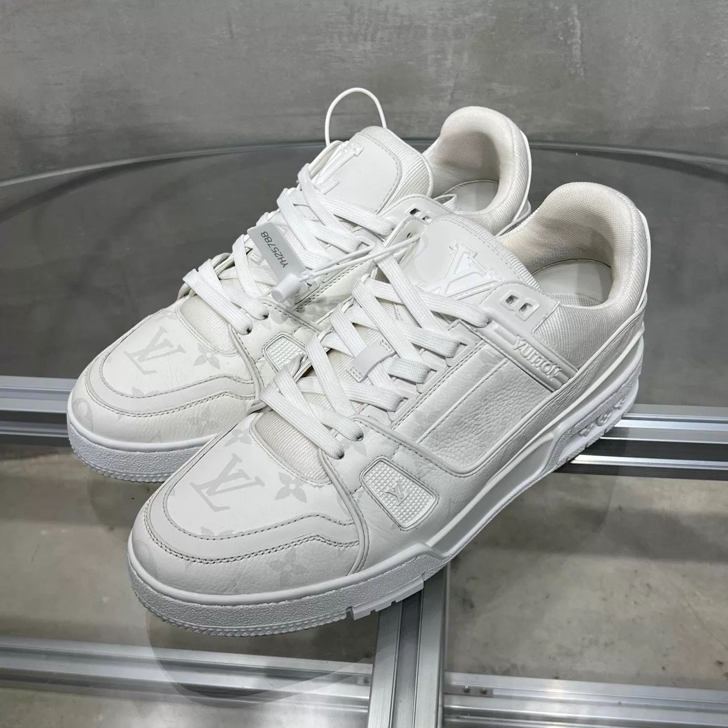 Louis Vuitton LV Trainer White Monogram Allover UK7.5/41.5 YH26549 Size US 8.5 / EU 41-42 - 2 Thumbnail