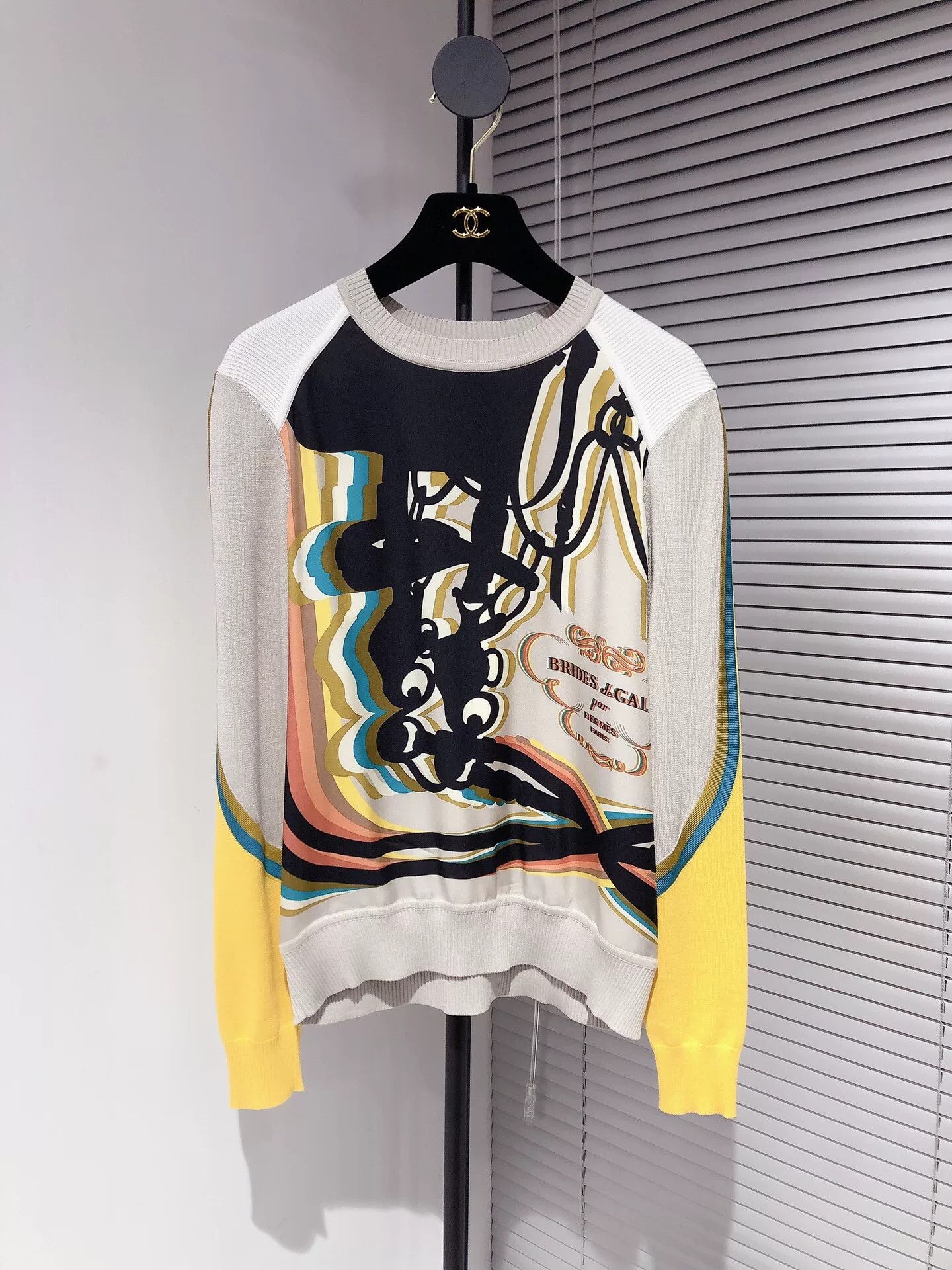 Hermes HERMES Silk Printed Knit Sweater Top Size US S / EU 44-46 / 1 - 1 Thumbnail