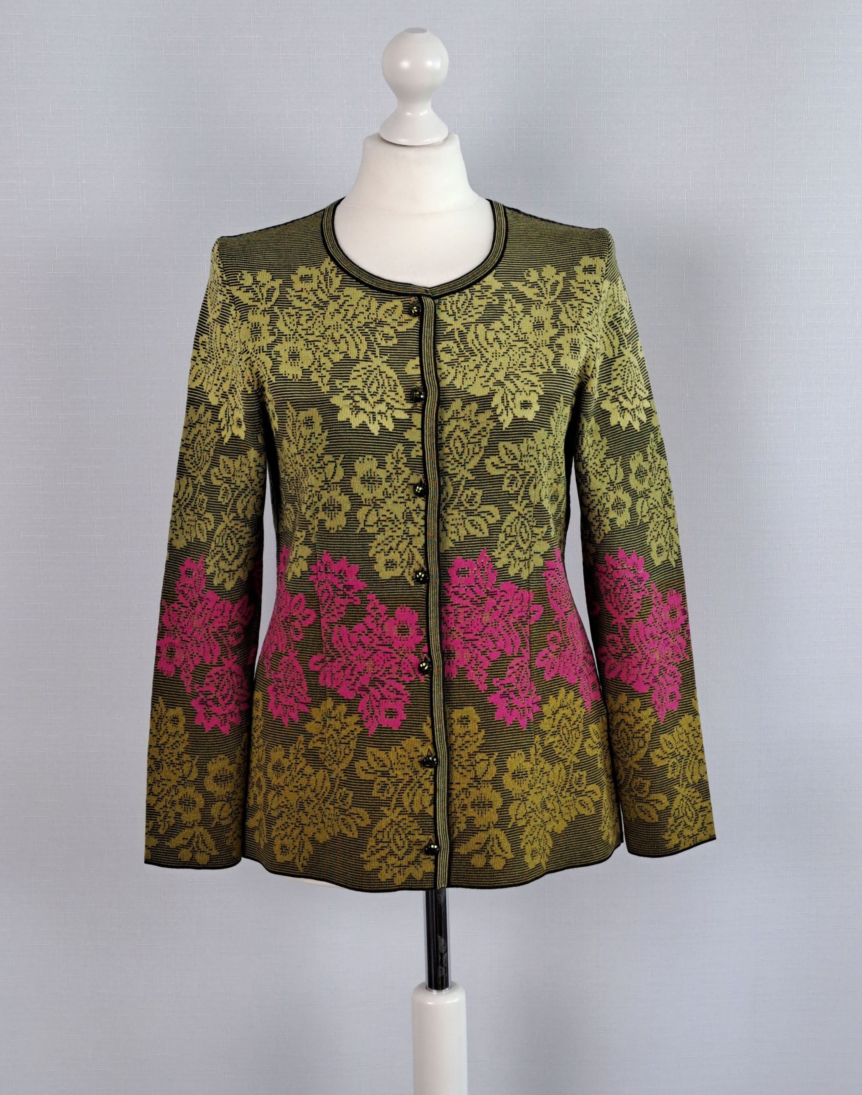 Designer OLEANA flower ornament merino wool/silk cardigan. Size S Size S / US 4 / IT 40 - 1 Thumbnail