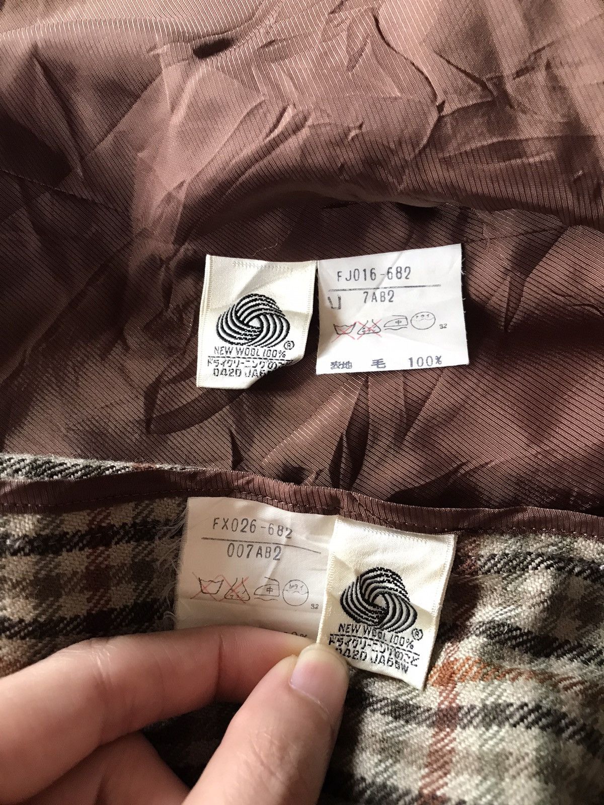 Burberry × Vintage Vintage Burberry Wool Coat and Skirt Set Size M / US 6-8 / IT 42-44 - 14 Thumbnail