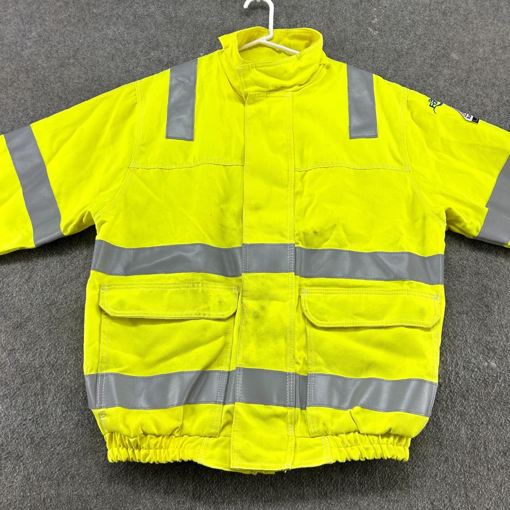 Vintage Bulwark Jacket Mens L Yellow Flame Resistant Hi Vis Reflective 31 ATPV Jacket Long Sleeve Men Reflective Bulwark Yellow L Men Size US L / EU 52-54 / 3 - 4 Thumbnail