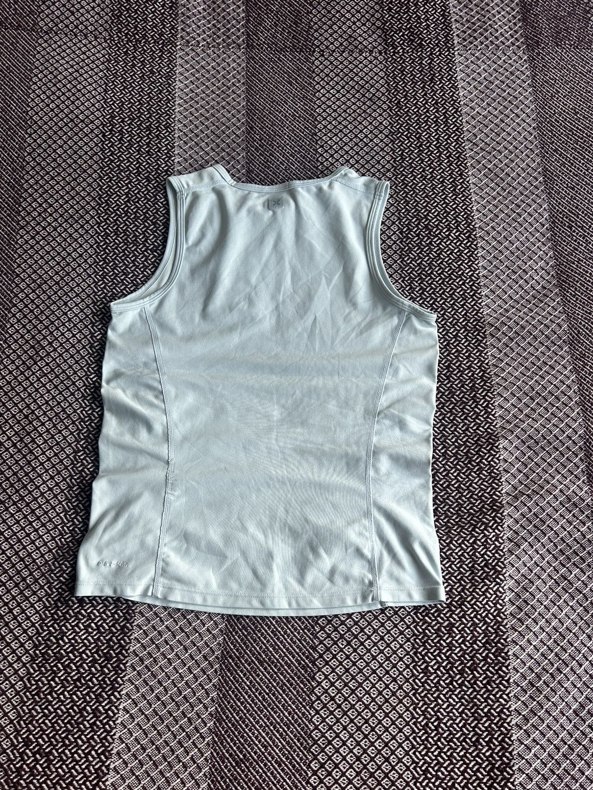 Nike Vintage Nike Dri-Fit Tank Top Y2K Style Streetwear Size L Size L / US 10 / IT 46 - 8 Thumbnail