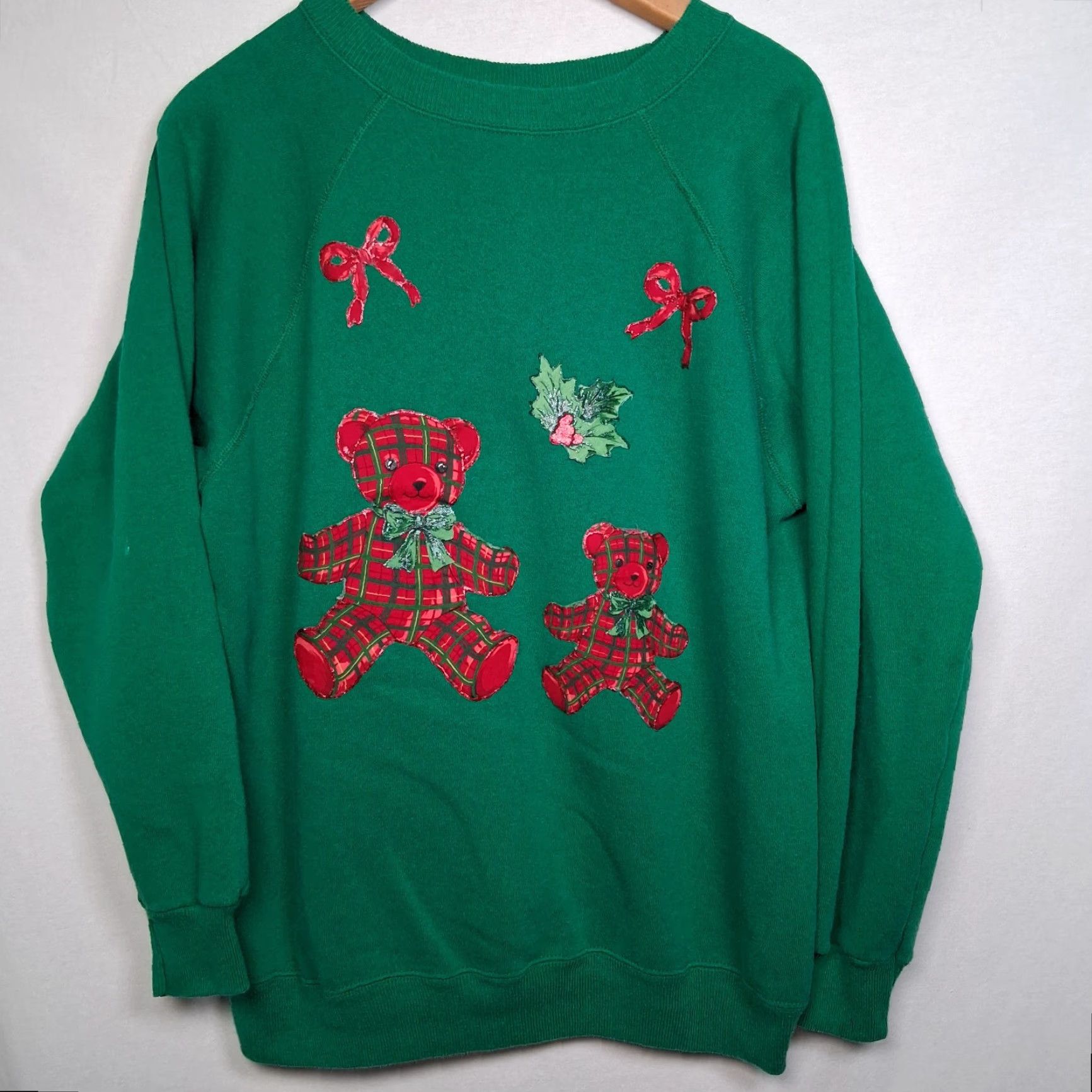 Vintage VINTAGE Hanes Her Way Sweatshirt Shirt Green Raglan Crew Neck XL Grannycore Teddy Bear Plaid Holiday Christmas 80s 90s Mens Womens Girls Boys Size XL / US 12-14 / IT 48-50 - 2 Thumbnail