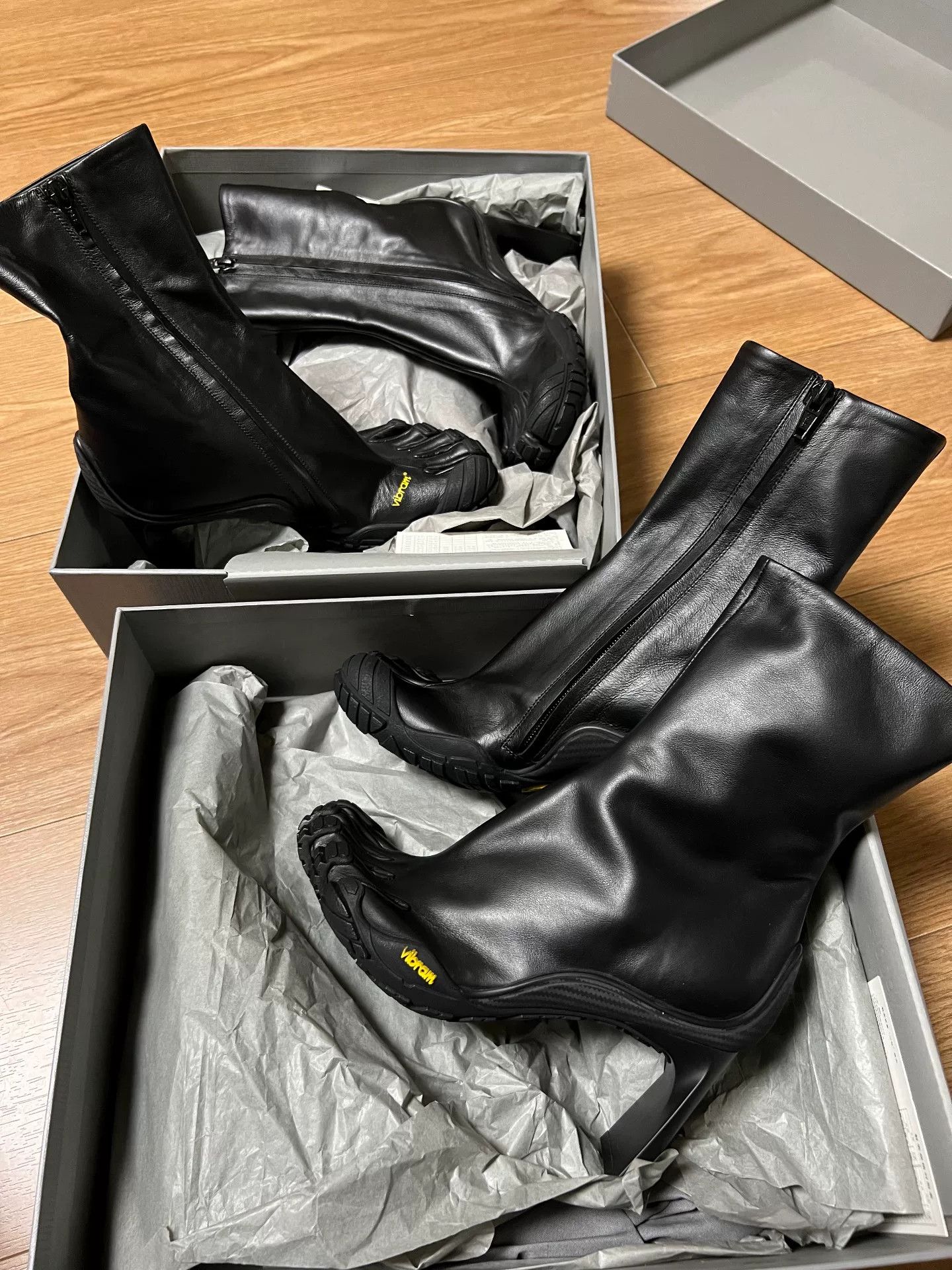 Balenciaga Balenciaga Full Leather Vibram Five-Toe Shoes Size US 5 / IT 35 - 1 Thumbnail