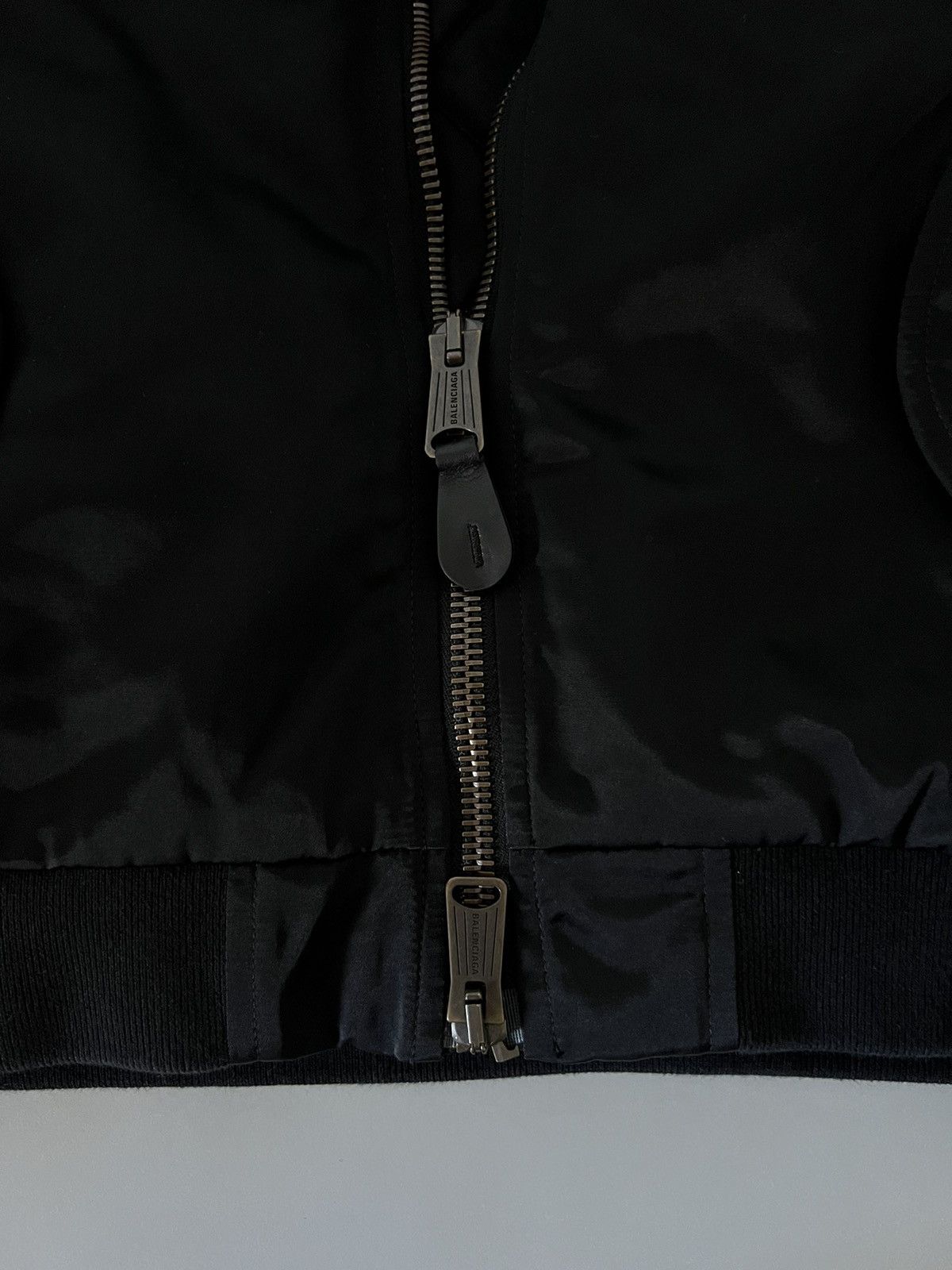 Balenciaga Balenciaga Shrunk Cropped Bomber Jacket Size US L / EU 52-54 / 3 - 11 Thumbnail