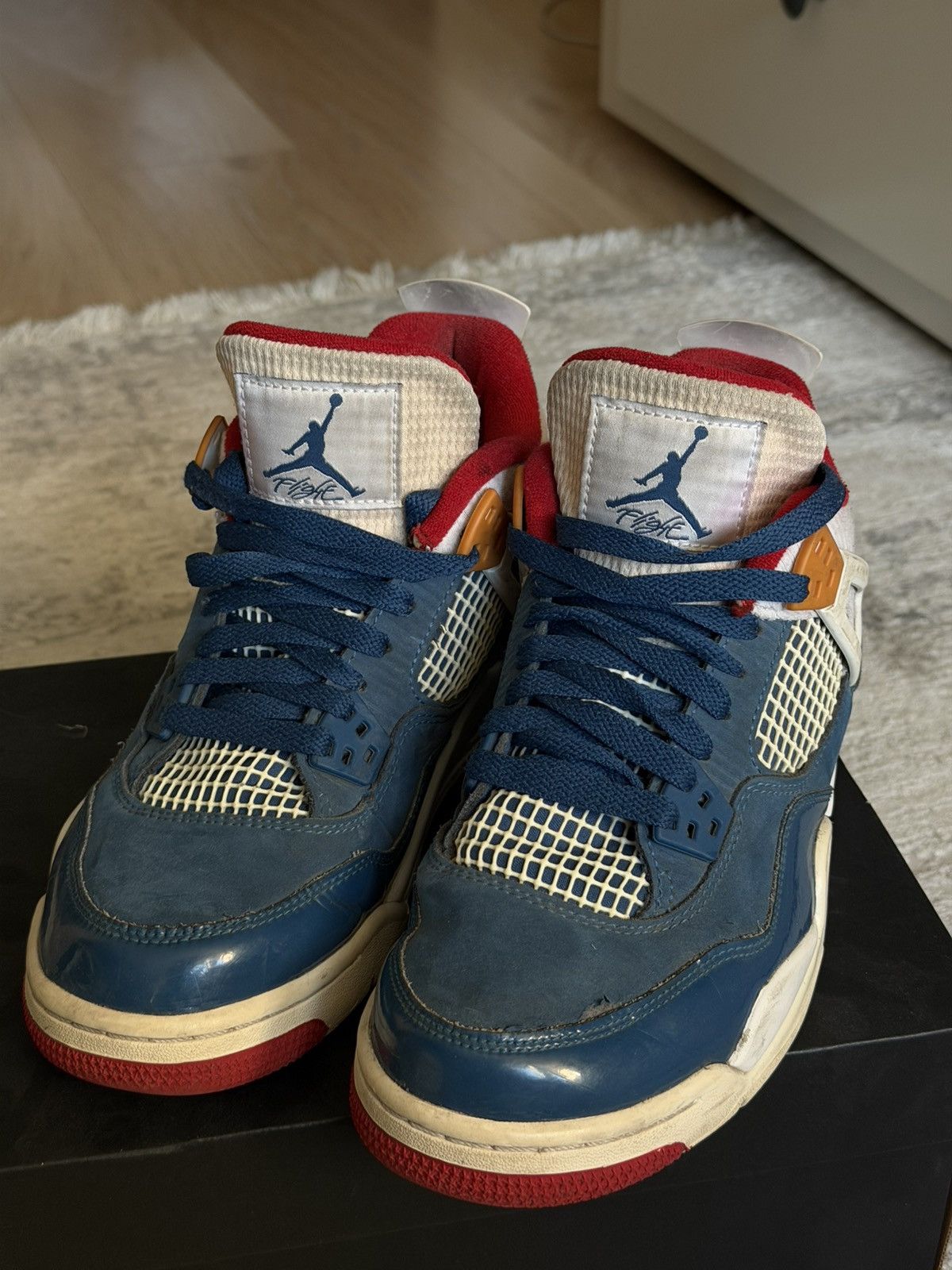 Jordan Brand Air Jordan 4 Retro (GS) Size US 7 / EU 40 - 1 Thumbnail