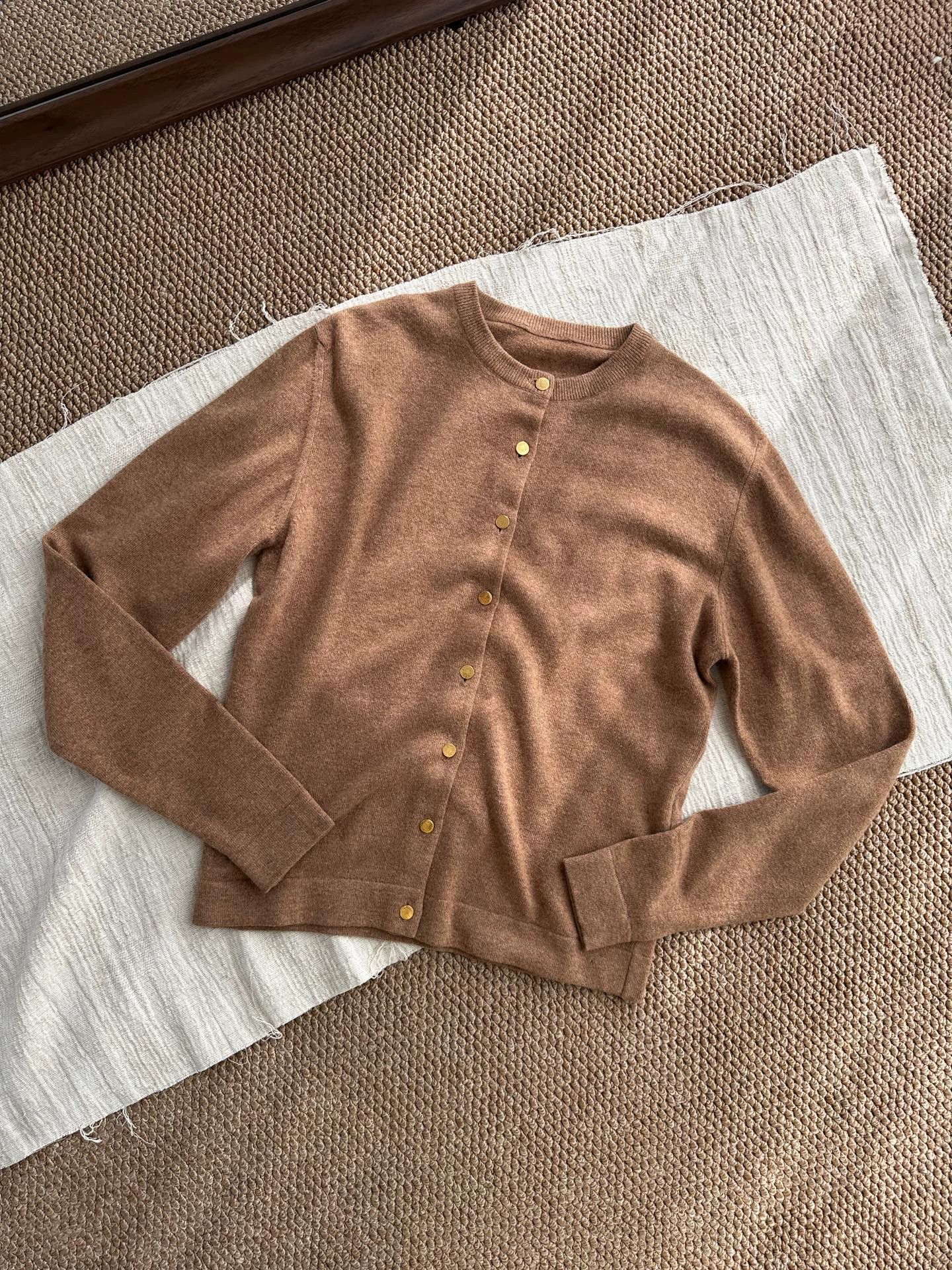 Hermes HERMES 90s Brown Cashmere Knit Sweater Gold Button Size L / US 10 / IT 46 - 4 Thumbnail