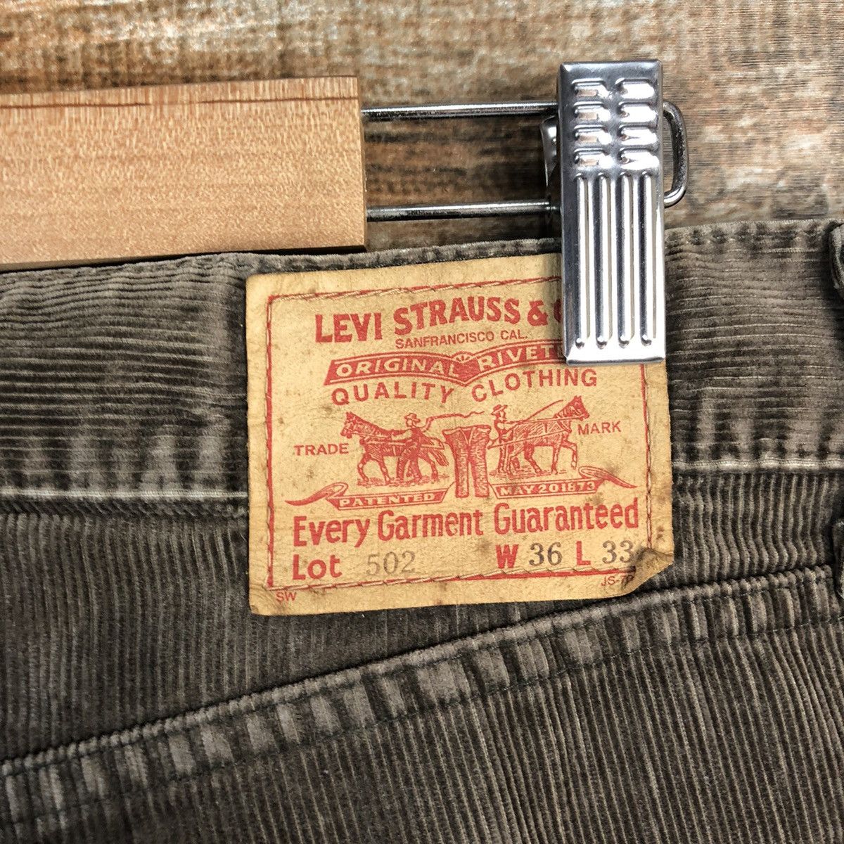 Levi's DL 502 Levis Brown Corduroy vintage Pants #C116 Size US 36 / EU 52 - 16 Thumbnail
