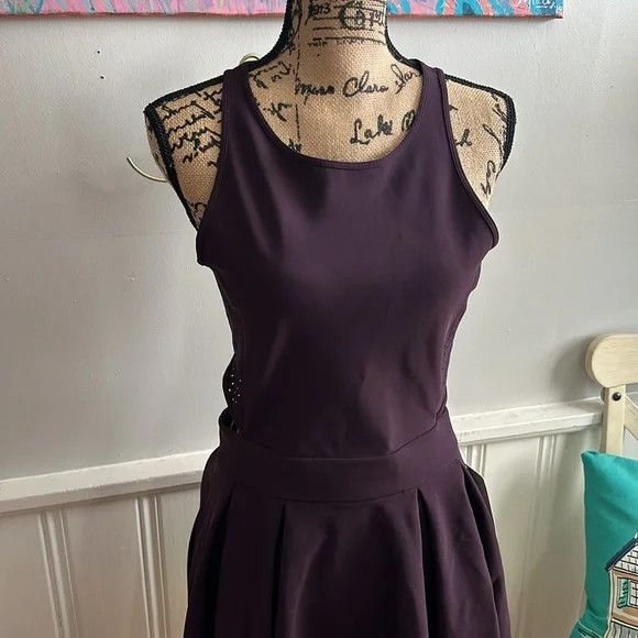 Lululemon Lululemon Away Dress NWT excellent condition Size L / US 10 / IT 46 - 1 Thumbnail