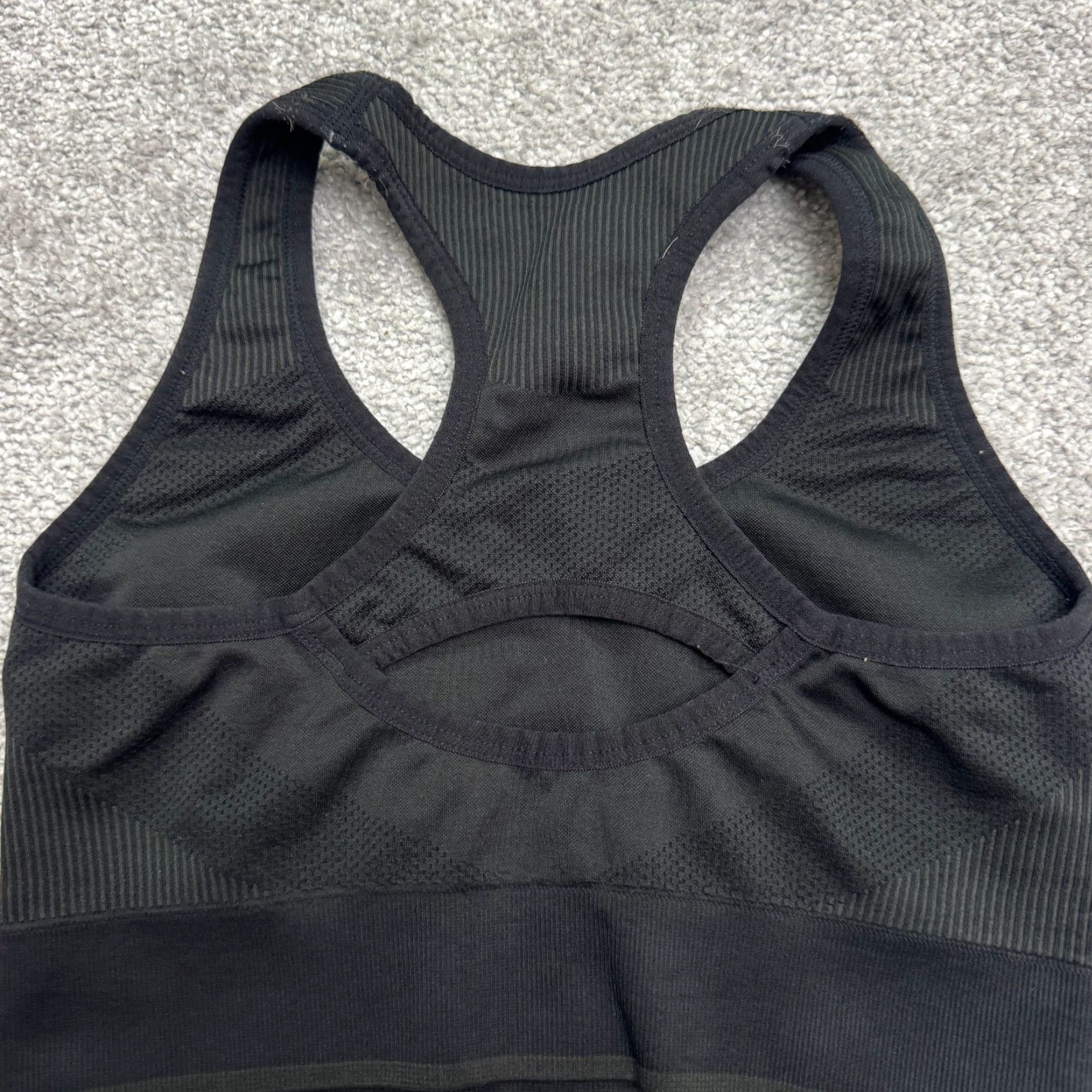 Under Armour VINTAGE Under Armour Women's Sports Bra Racerback Activewear Small Black Breathable Support Gym Size S / US 4 / IT 40 - 4 Thumbnail