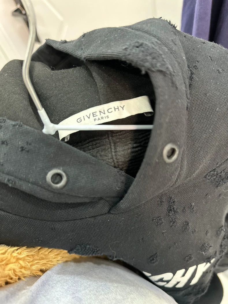 Givenchy Givenchy gvc Authentic Second Hand Ripped Hoodie Size US XS / EU 42 / 0 - 9 Thumbnail