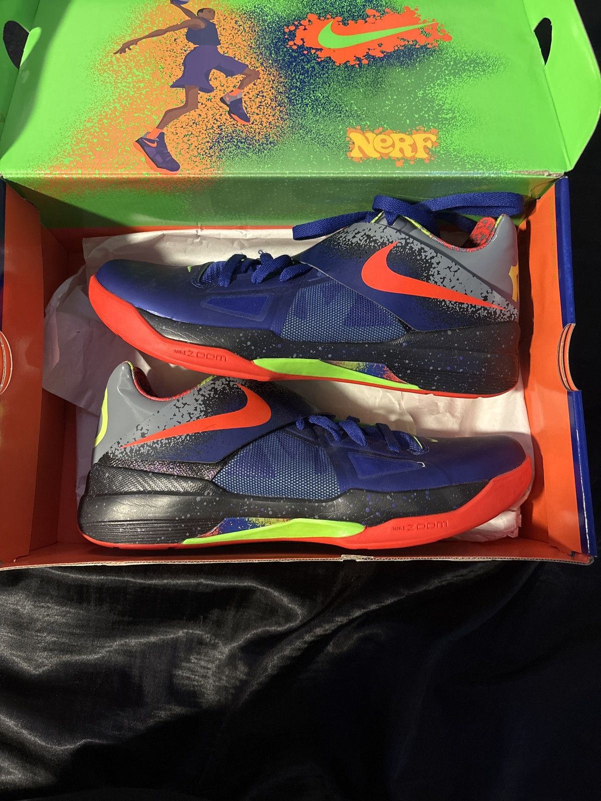 Nike Nike KD4 Size US 10.5 / EU 43-44 - 1 Thumbnail