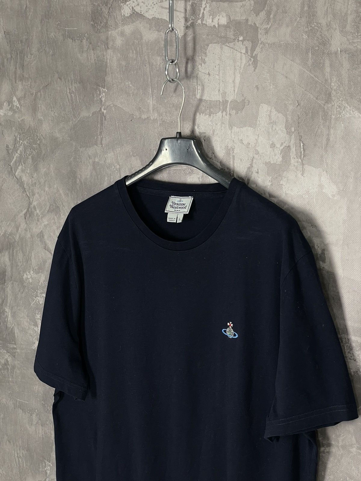Vintage × Vivienne Westwood Vivienne Westwood Avant Garde Luxury Small Logo Navy t-shirt Size US L / EU 52-54 / 3 - 7 Thumbnail