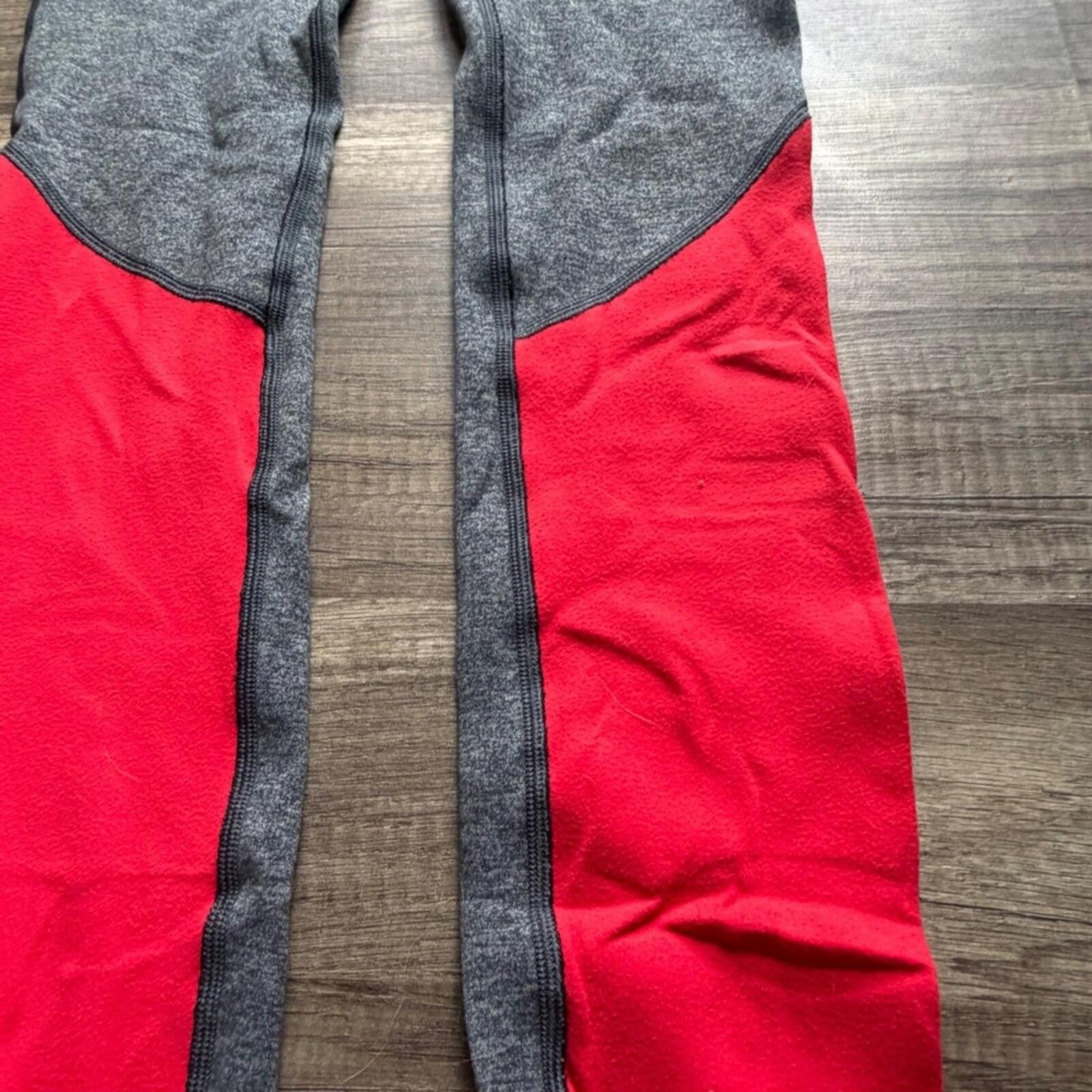 Lululemon Lululemon Grey Red Colorblock Leggings Size 6 Size 28" / US 6 / IT 42 - 2 Thumbnail