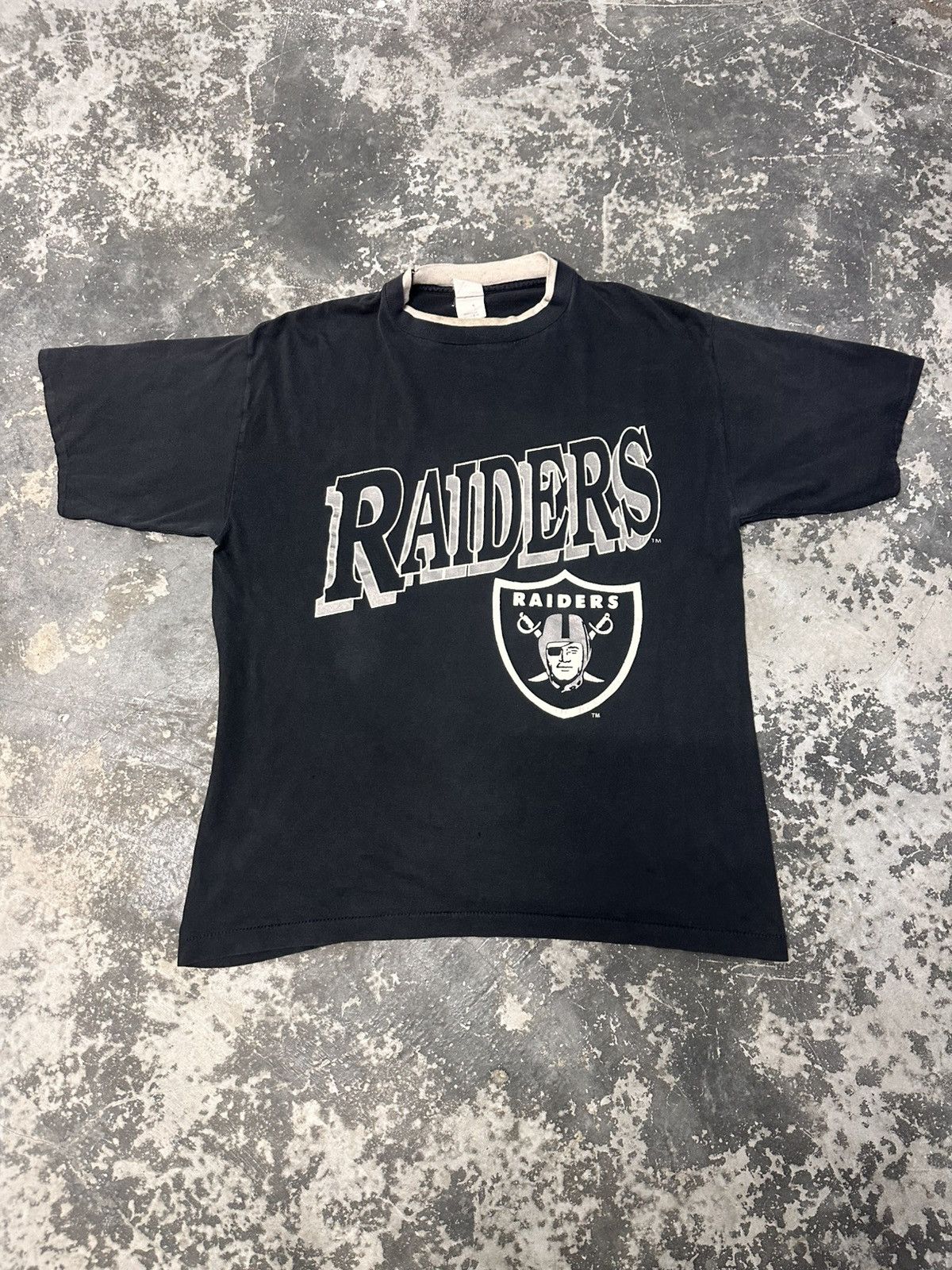 NFL × Vintage Vintage 90s Raiders T-Shirt Oakland Raiders NFL Tee Size US XL / EU 56 / 4 - 1 Thumbnail