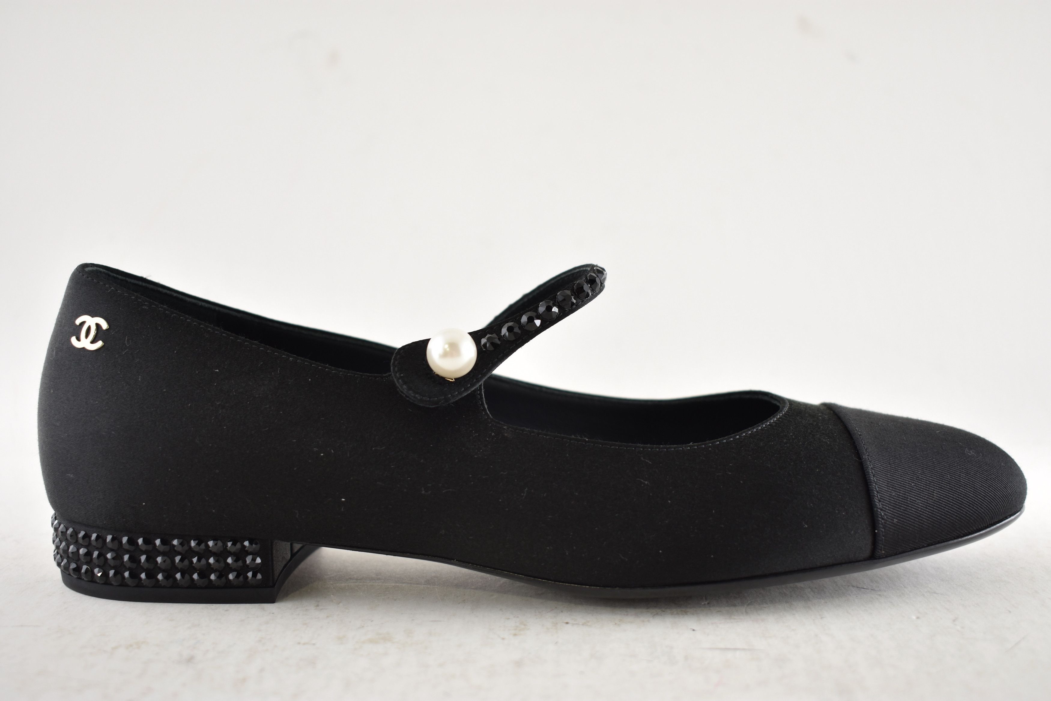 Chanel Chanel 24B Crystal CC Logo Mary Jane Strap Ballet Flat 37 Size US 7 / IT 37 - 2 Thumbnail