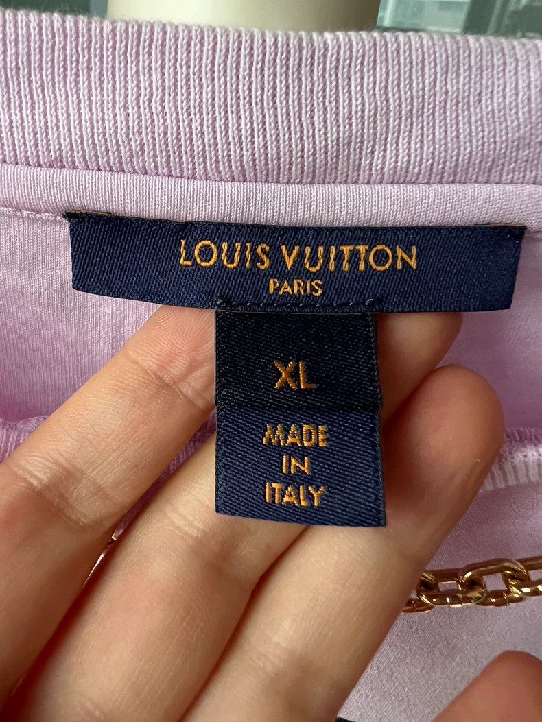 Louis Vuitton Louis Vuitton Valentine's Day Limited Short Sleeve Size US XL / EU 56 / 4 - 2 Thumbnail