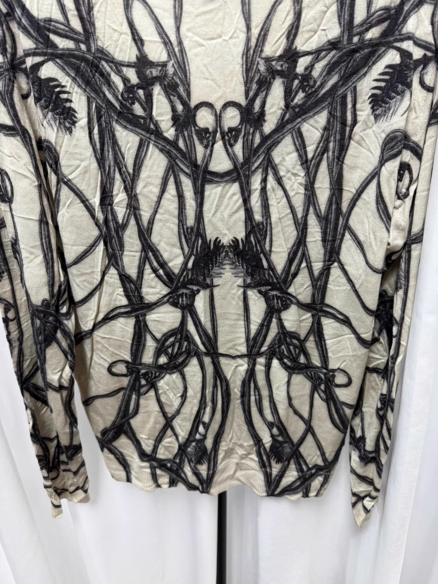 Alexander McQueen Alexander McQueen Thorn Vine Ruched Sweater K20 Size US L / EU 52-54 / 3 - 7 Thumbnail