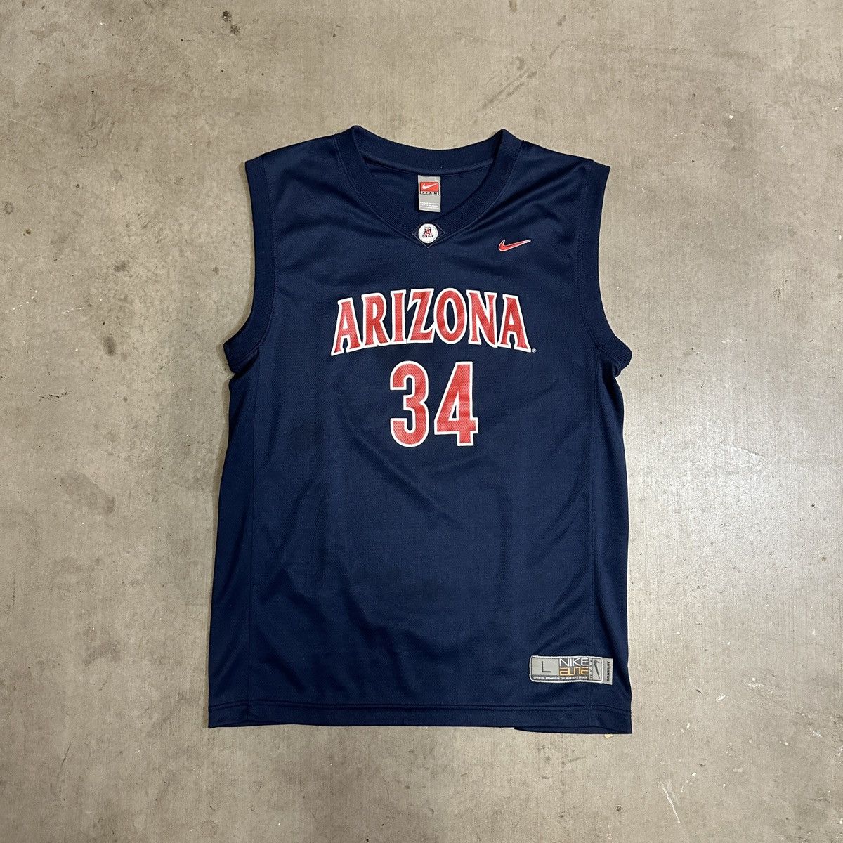 Nike University of Arizona Wildcats Basketball Jersey Number 34 Size US M / EU 48-50 / 2 - 1 Thumbnail