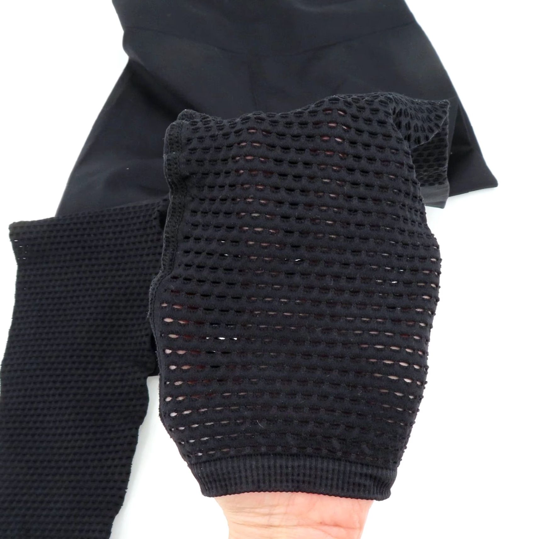 Fabletics Fabletics Leggings Women Small Solid Black Perforated Calf Seamless PT1720206 Size 28" / US 6 / IT 42 - 5 Thumbnail