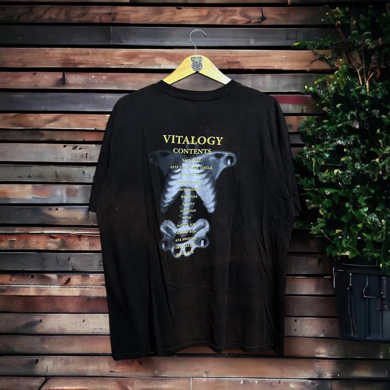 Band Tees × Vintage Vintage 90s Pearl Jam Vitalogy 1994 Band T-Shirt Size US L / EU 52-54 / 3 - 2 Thumbnail