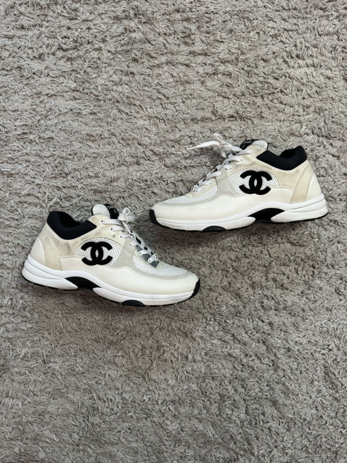 Pre-owned Chanel Runners Black And White Shoes