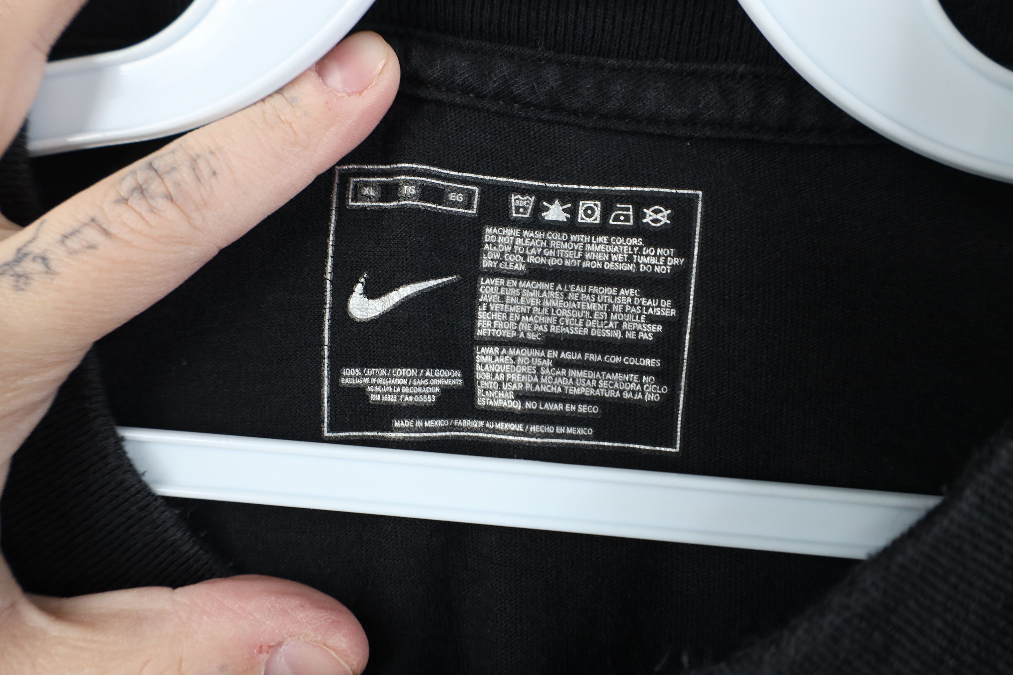 Nike Vintage Y2K Nike Block Letter Short Sleeve T-Shirt Black Size US XL / EU 56 / 4 - 9 Thumbnail