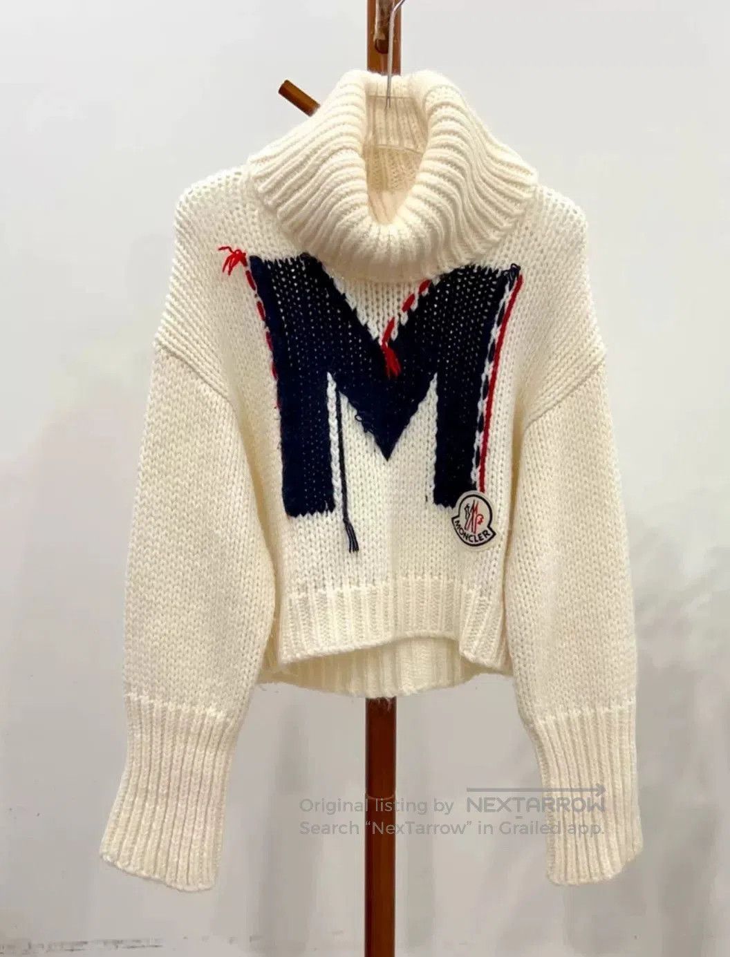 Moncler Moncler Women's Sweater. Size M / US 6-8 / IT 42-44 - 1 Thumbnail