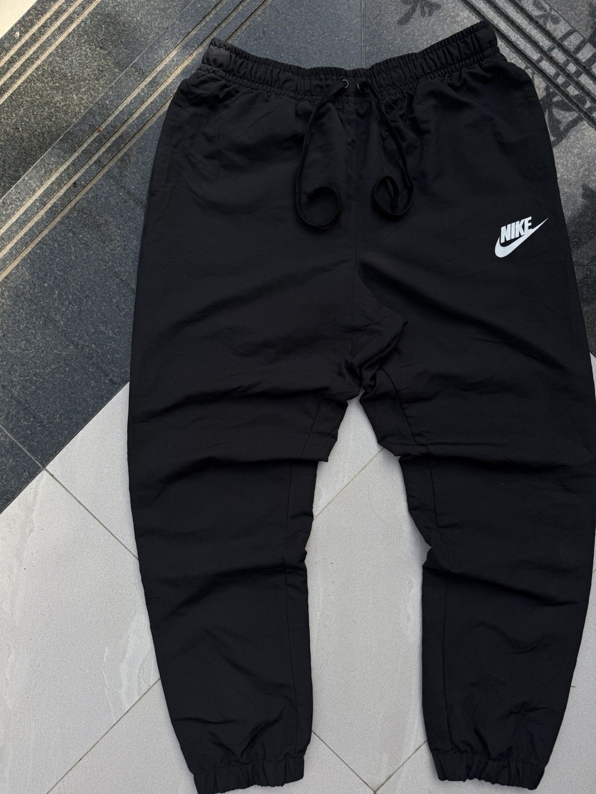 Nike 90’s NIKE RARE SWOOSH Y2K RETRO LOGO VINTAGE NYLON PANTS Size US 32 / EU 48 - 4 Thumbnail