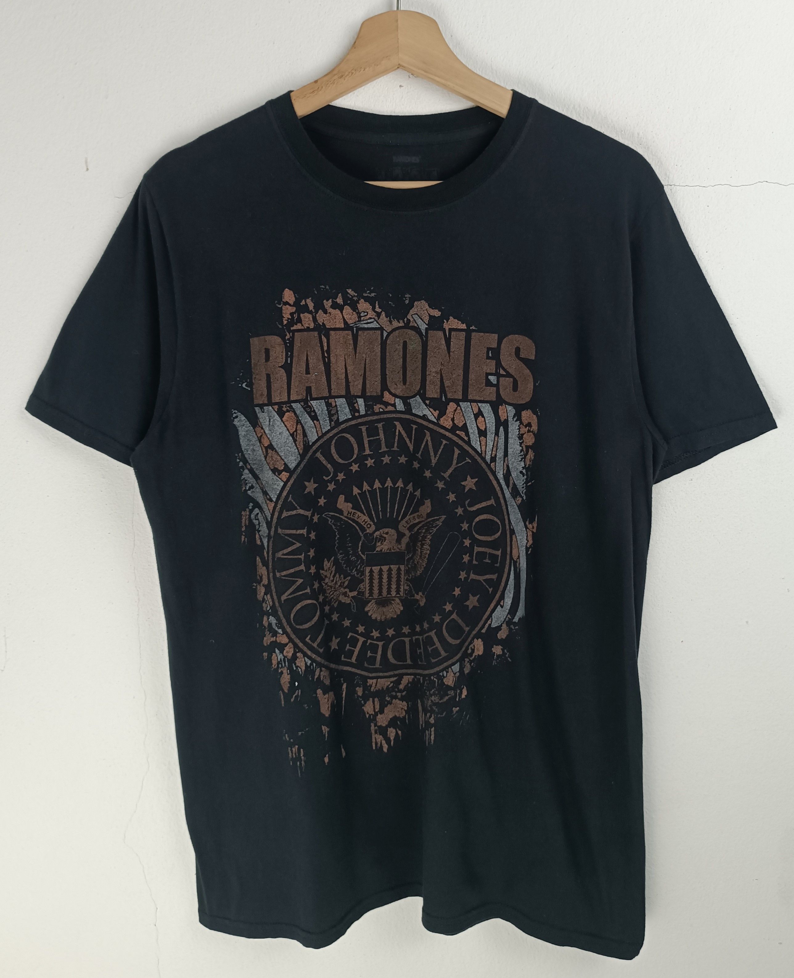 Vintage VINTAGE RAMONES PUNK CLASSIC LOGO TEE RANCID GREENDAY SUM41 Size US M / EU 48-50 / 2 - 3 Thumbnail