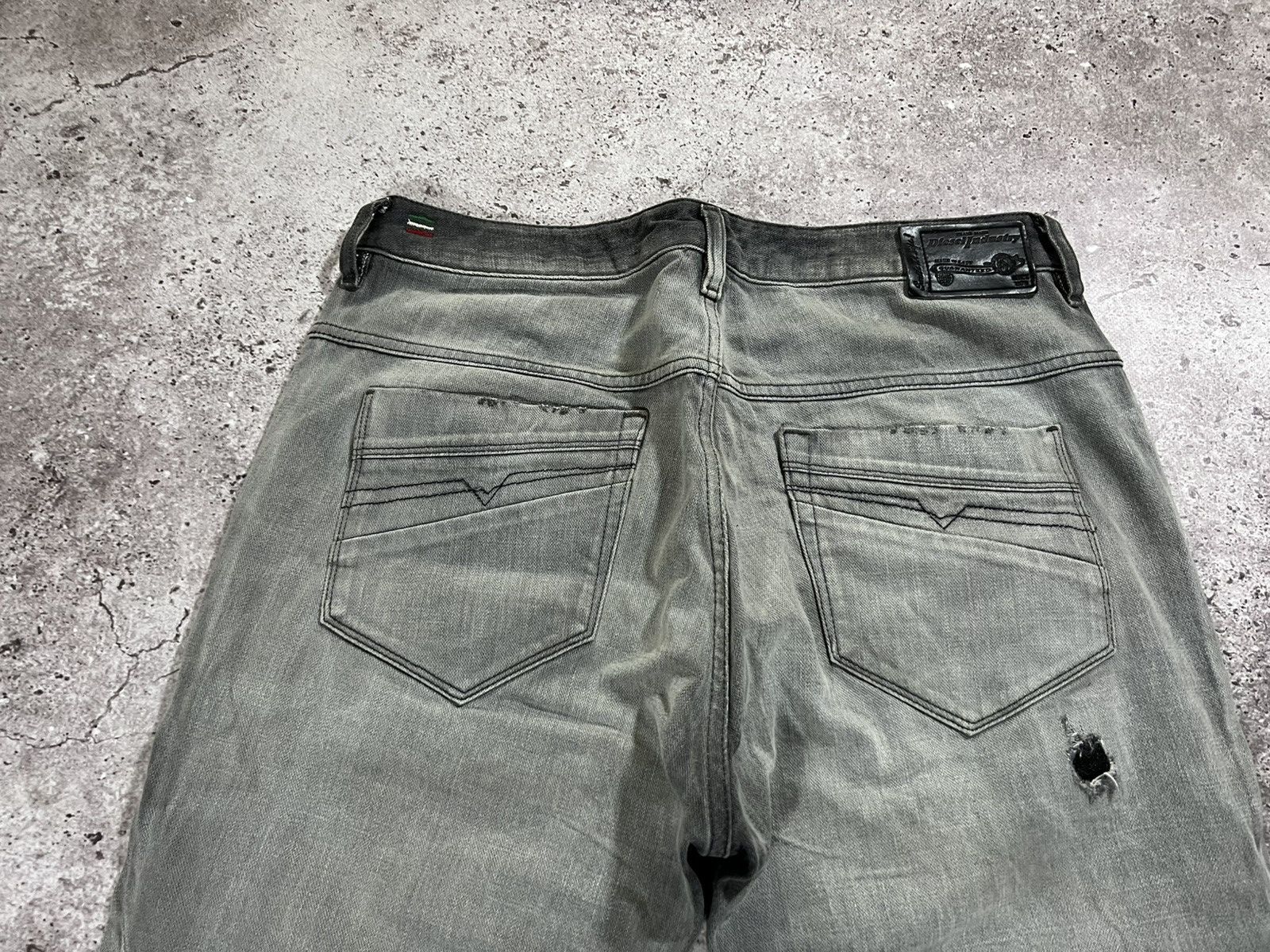 Diesel Vintage Diesel Jeans Distressed Wash Japanese Crazy y2k 90s Size US 32 / EU 48 - 5 Thumbnail