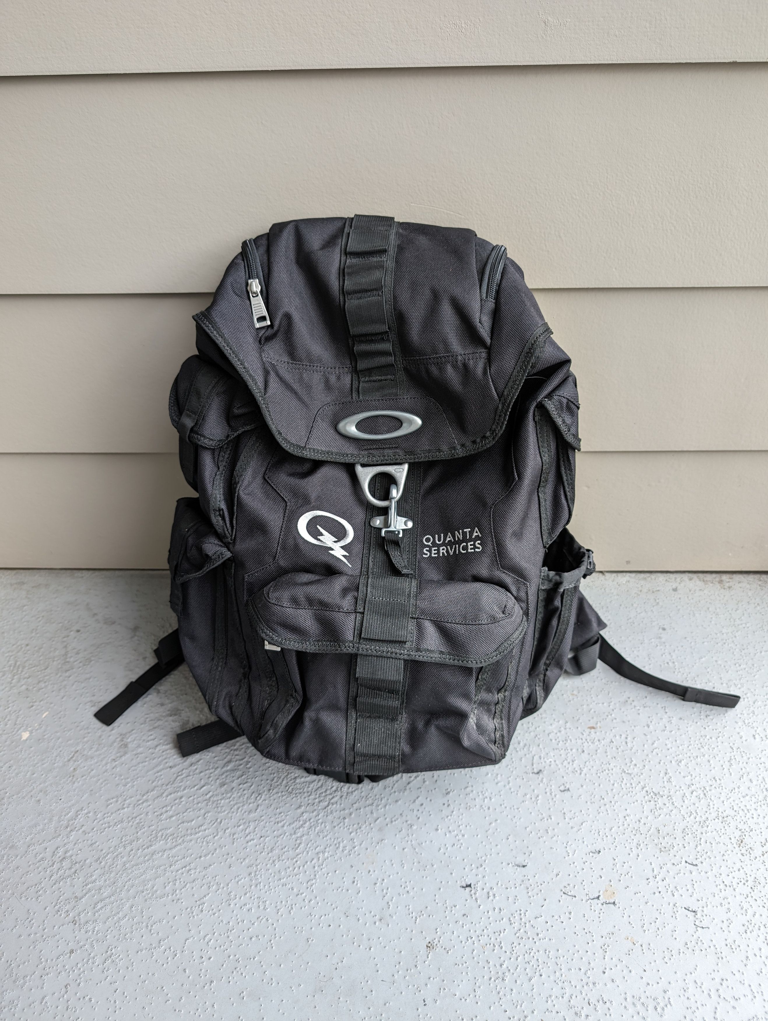 Pre-owned Oakley X Outdoor Life Oakley Tactical Black Backpack Excellent Condition