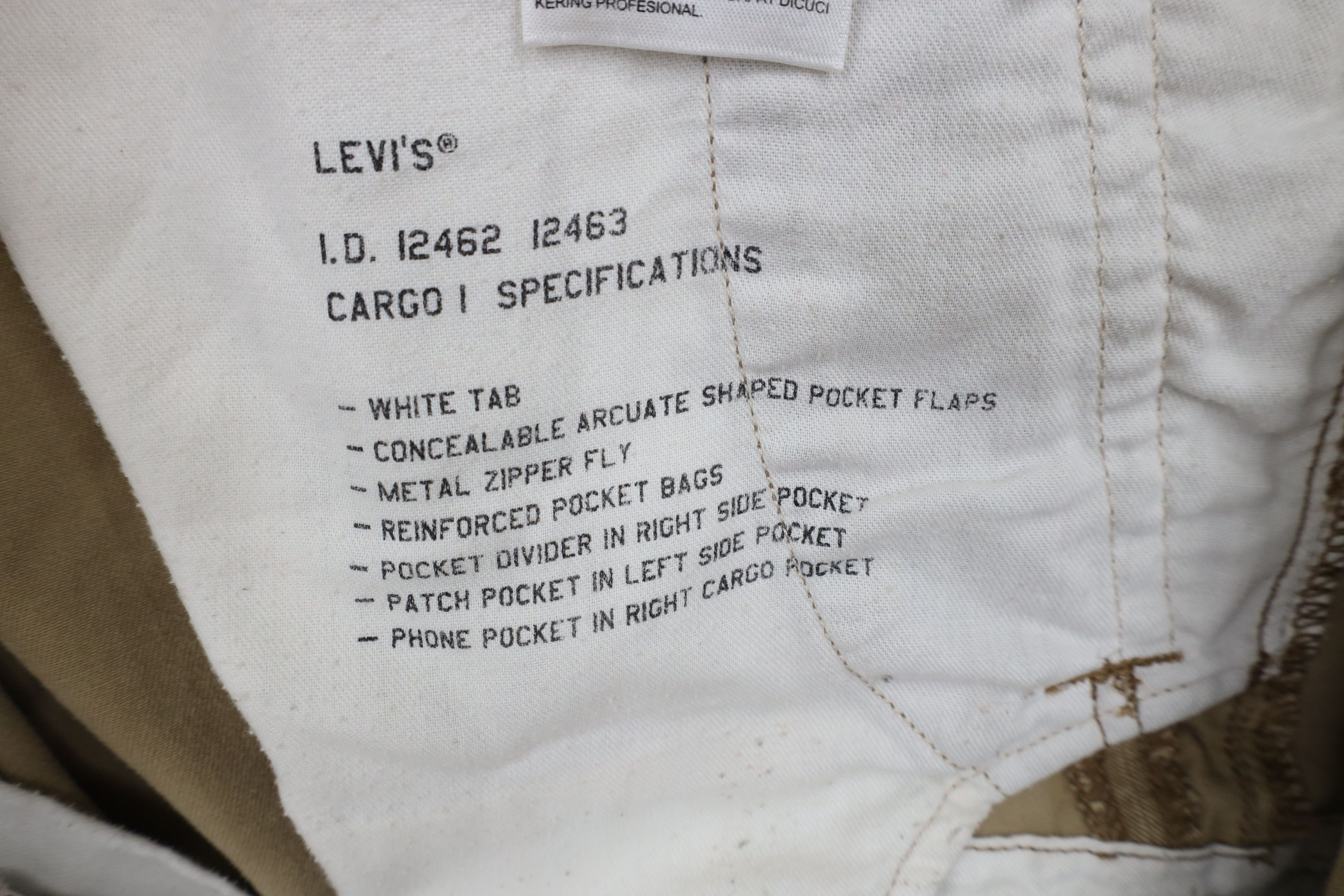 Levi's × Vintage Vintage Y2K Levis Baggy Wide Leg Cargo Pants Beige Cotton Size 40 - 7 Thumbnail