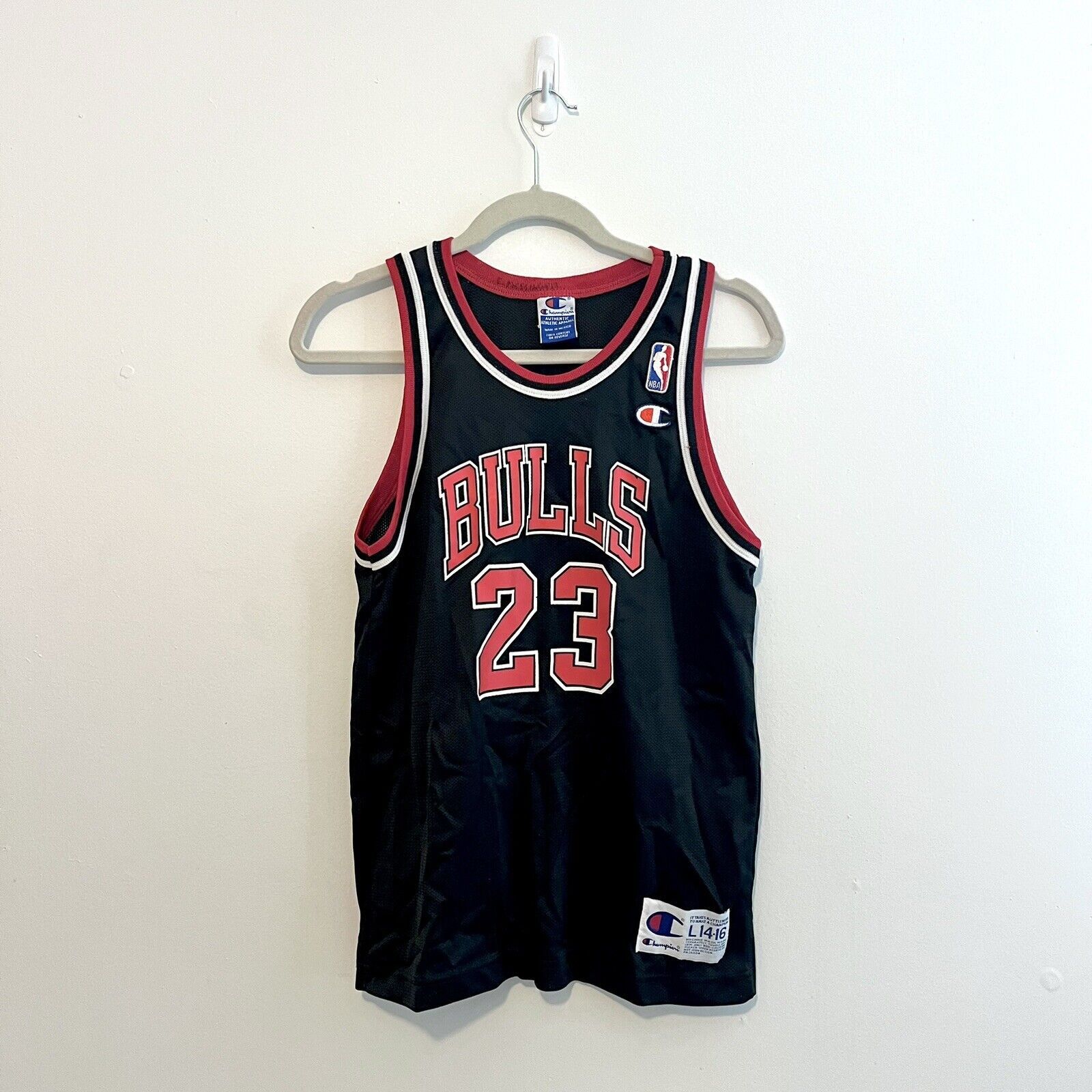 Champion 1990s Michael Jordan #23 Chicago Bulls Champion Jersey 14-16 Size US XS / EU 42 / 0 - 2 Thumbnail