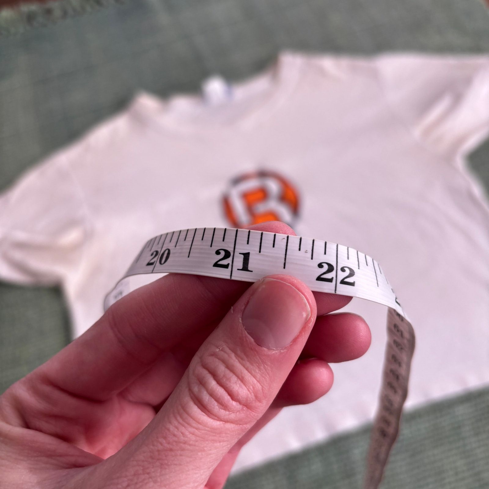 Reebok × Vintage 90s Crop Fit Vintage Reebok Cotton Tee Shirt Sz L Size US L / EU 52-54 / 3 - 8 Thumbnail