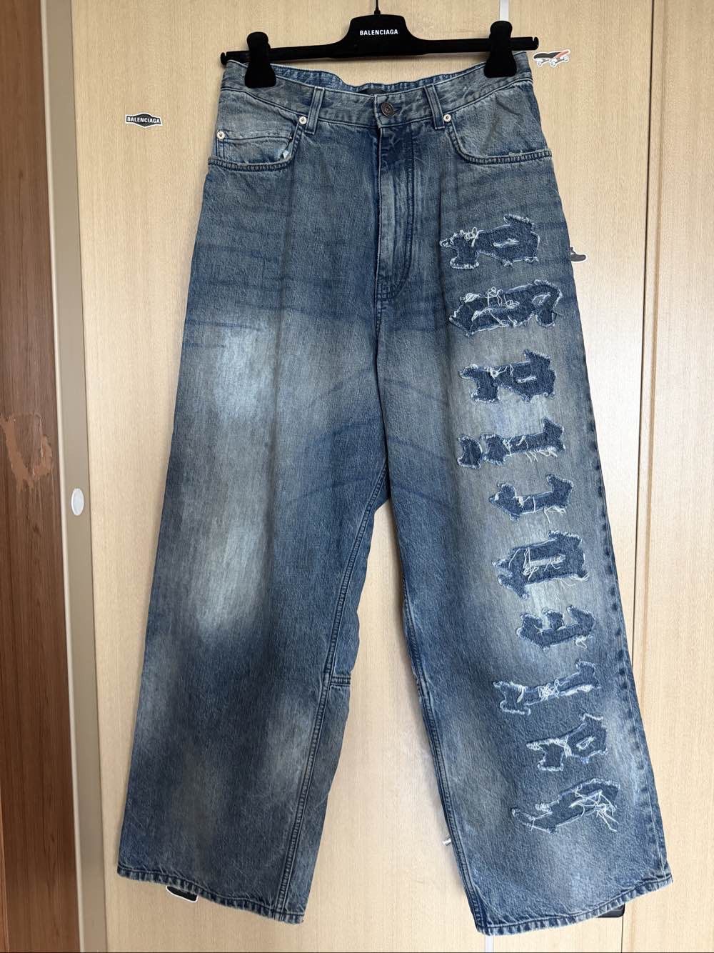 Balenciaga Balenciaga Distressed Logo Denim Jeans Size XS Size US 28 / EU 44 - 1 Thumbnail