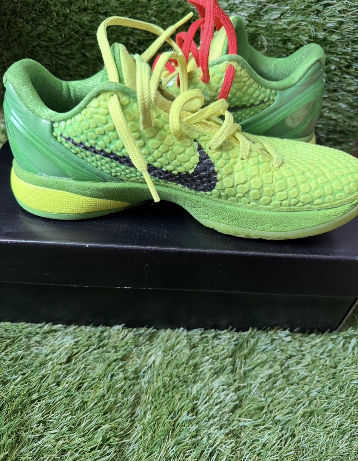 Nike NIKE KOBE 6 PROTO GRINCH SZ 7.5 Size US 7.5 / EU 40-41 - 5 Thumbnail