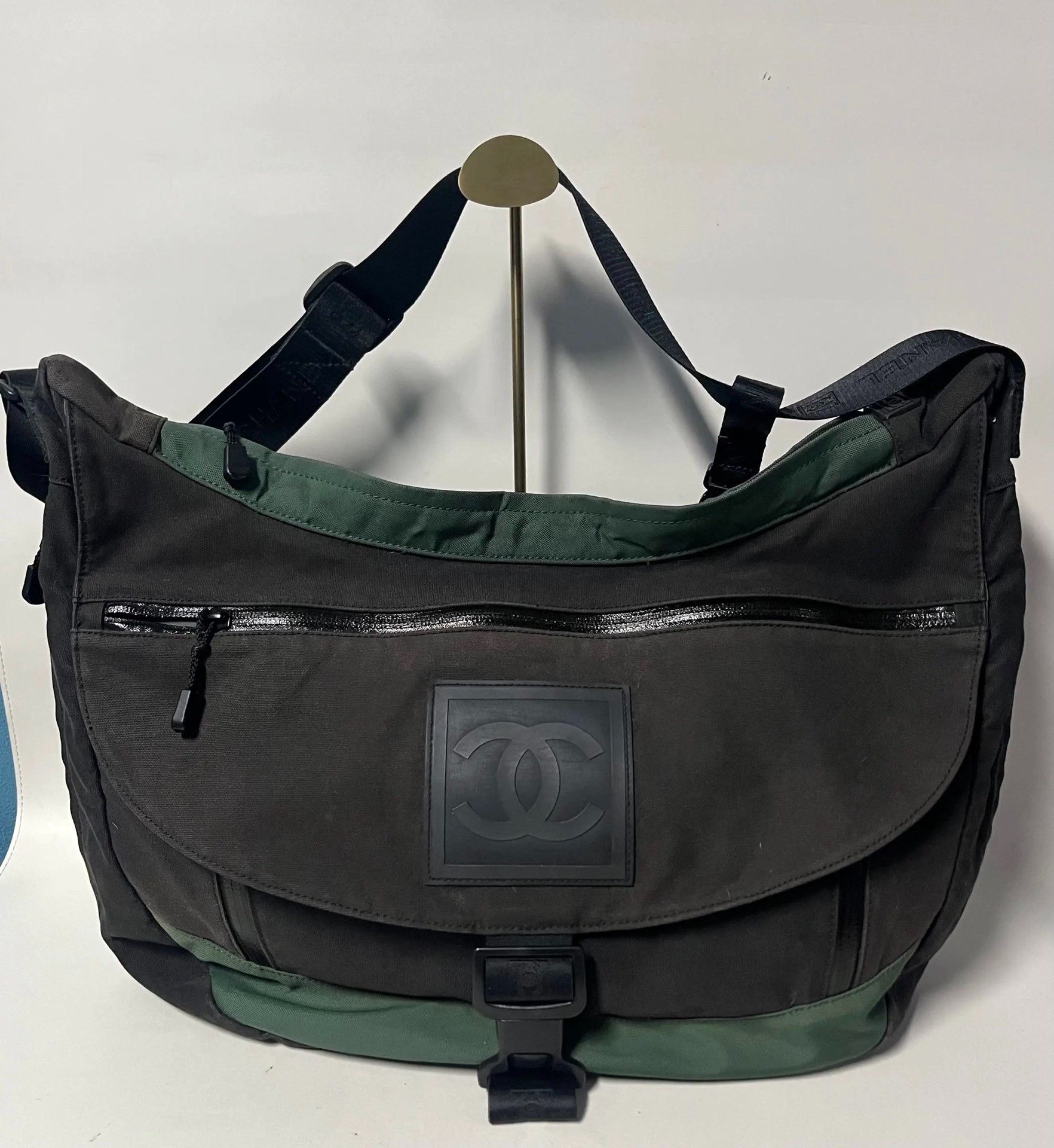 Chanel Pre-loved Bag Very good condition Size ONE SIZE - 1 Thumbnail