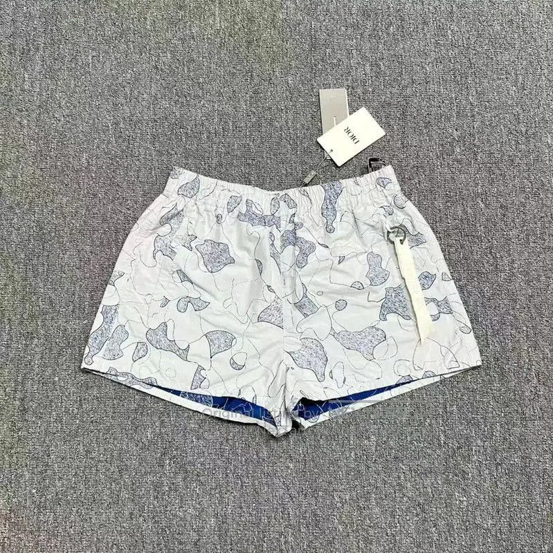Dior Dior Men's Patterned White Shorts . Size US 27 - 1 Thumbnail