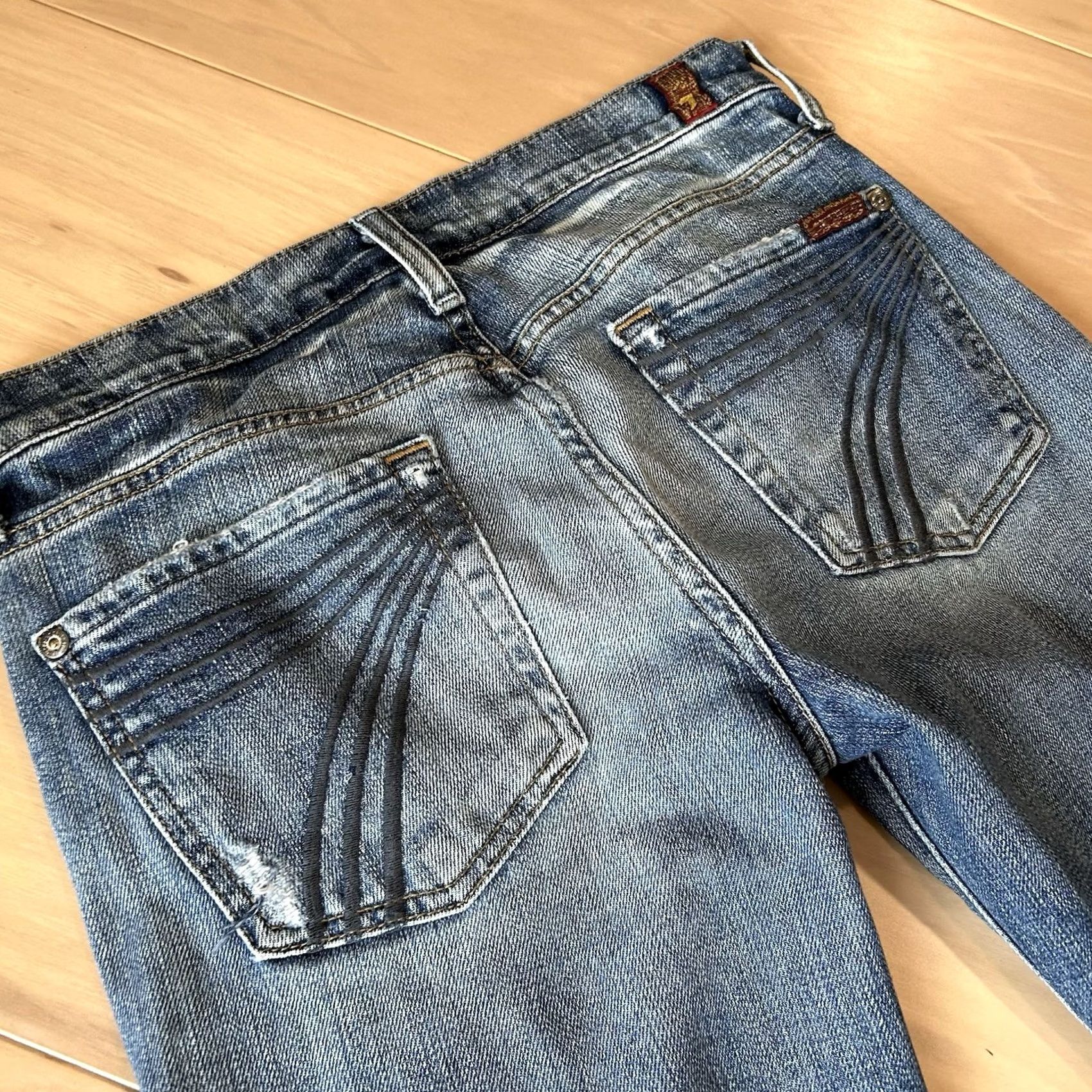 7 For All Mankind 7 For All Mankind Dojo Crop Denim Blue Jeans Women’s 27x21 Size 27" / US 4 / IT 40 - 2 Thumbnail