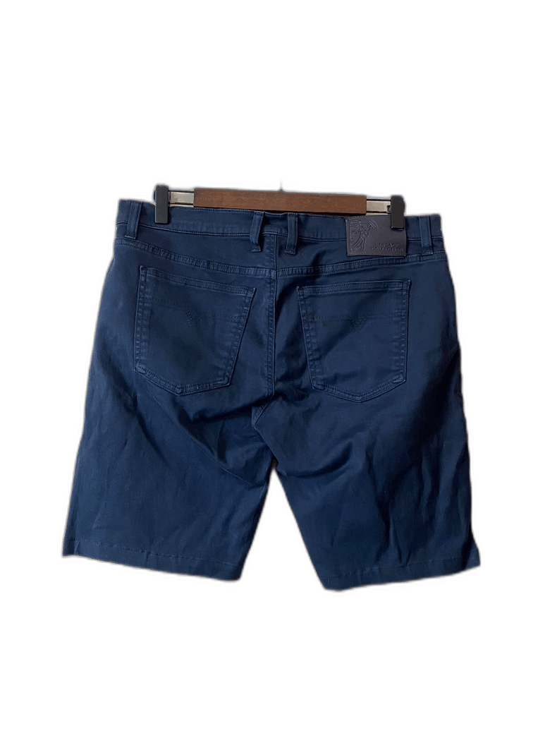 Versace Versace Denim Shorts Size 34 Very Good Condition Size US 34 / EU 50 - 1 Thumbnail
