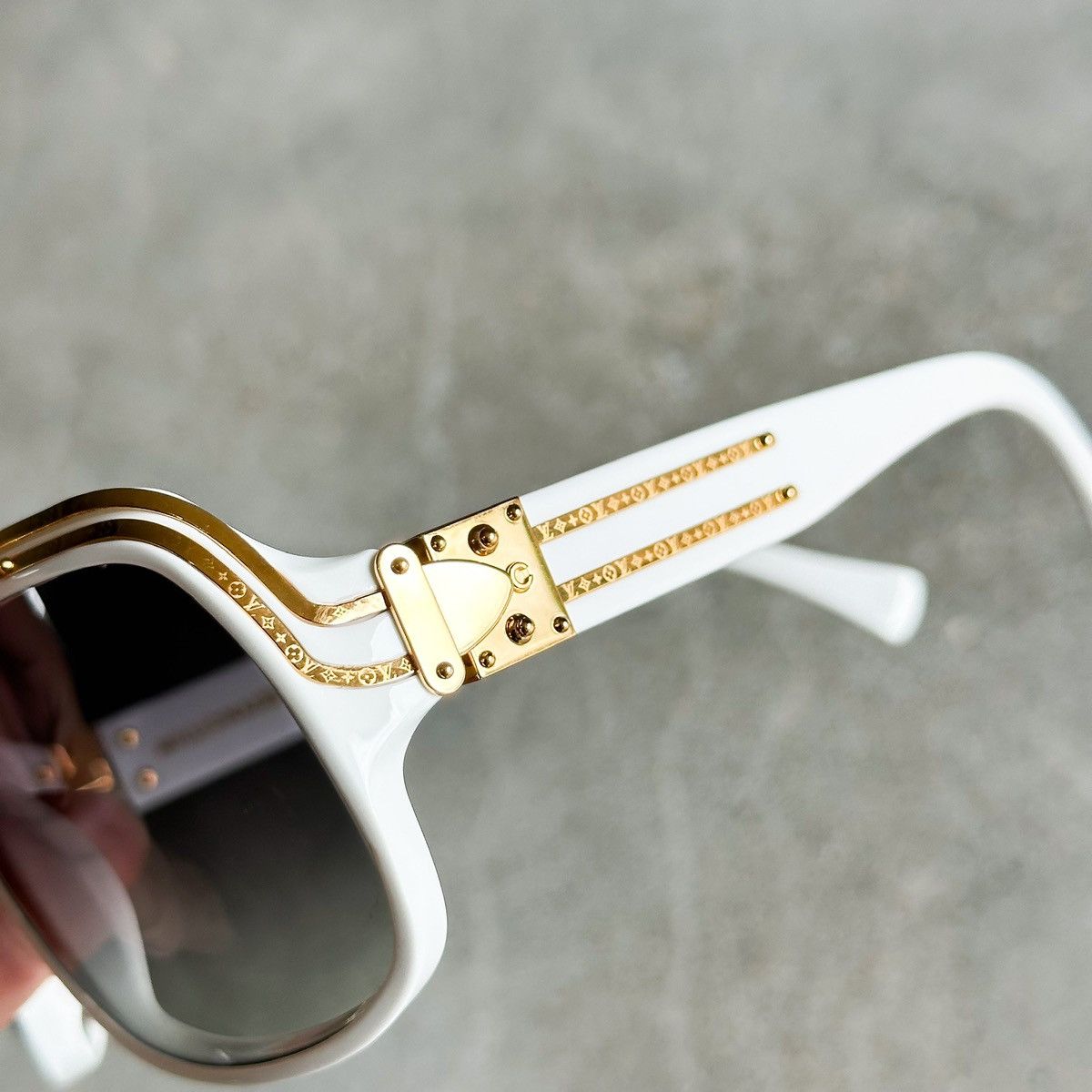 Louis Vuitton NIGOS PERSONAL 2004 OG LV MILLIONAIRE SUNGLASSES Size ONE SIZE - 8 Thumbnail