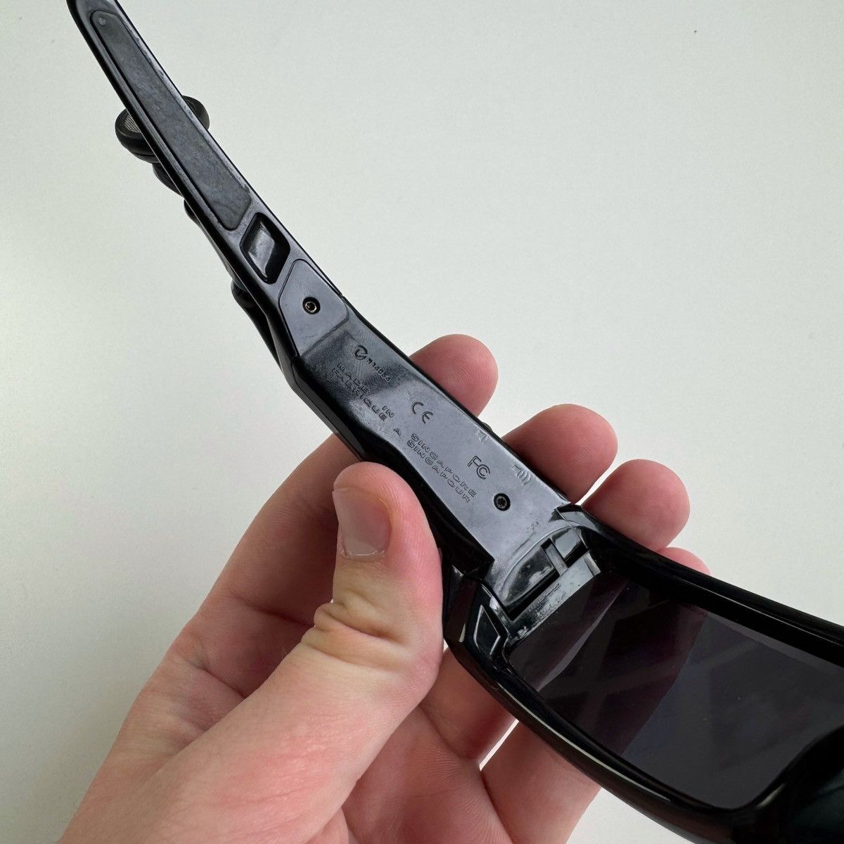 Oakley OG 2003 OAKLEY THUMP 512MB MP3 BLACK IRIDIUM SUNGLASSES Size ONE SIZE - 7 Thumbnail