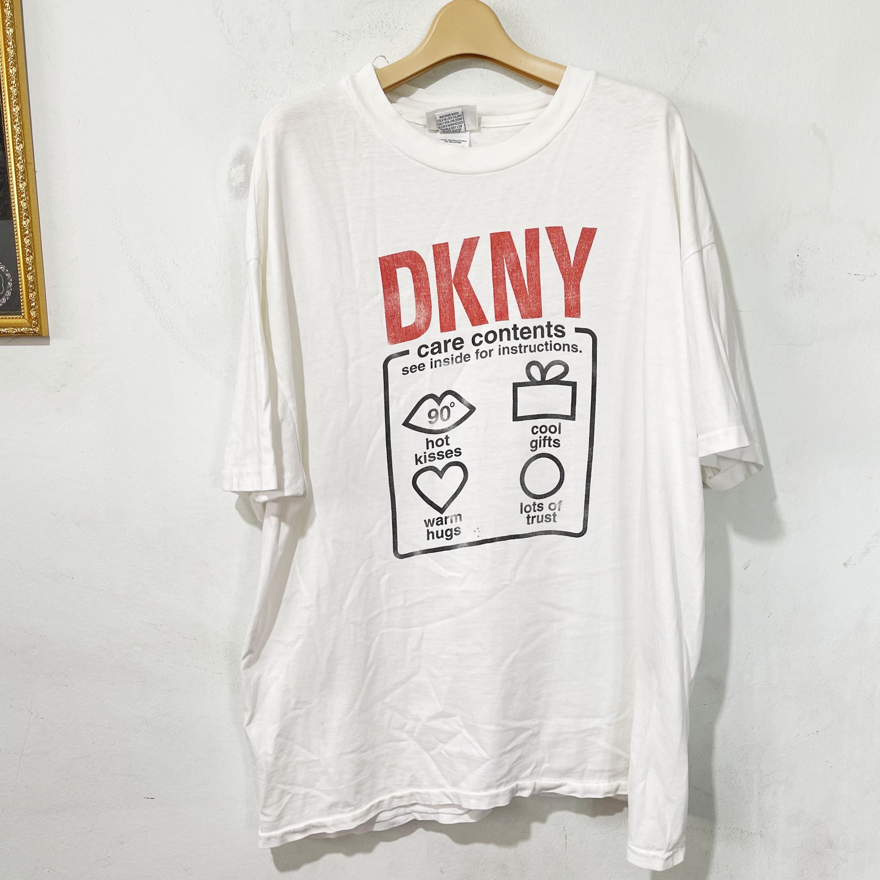 DKNY Vintage 90s DKNY T-Shirt Size US XL / EU 56 / 4 - 1 Thumbnail