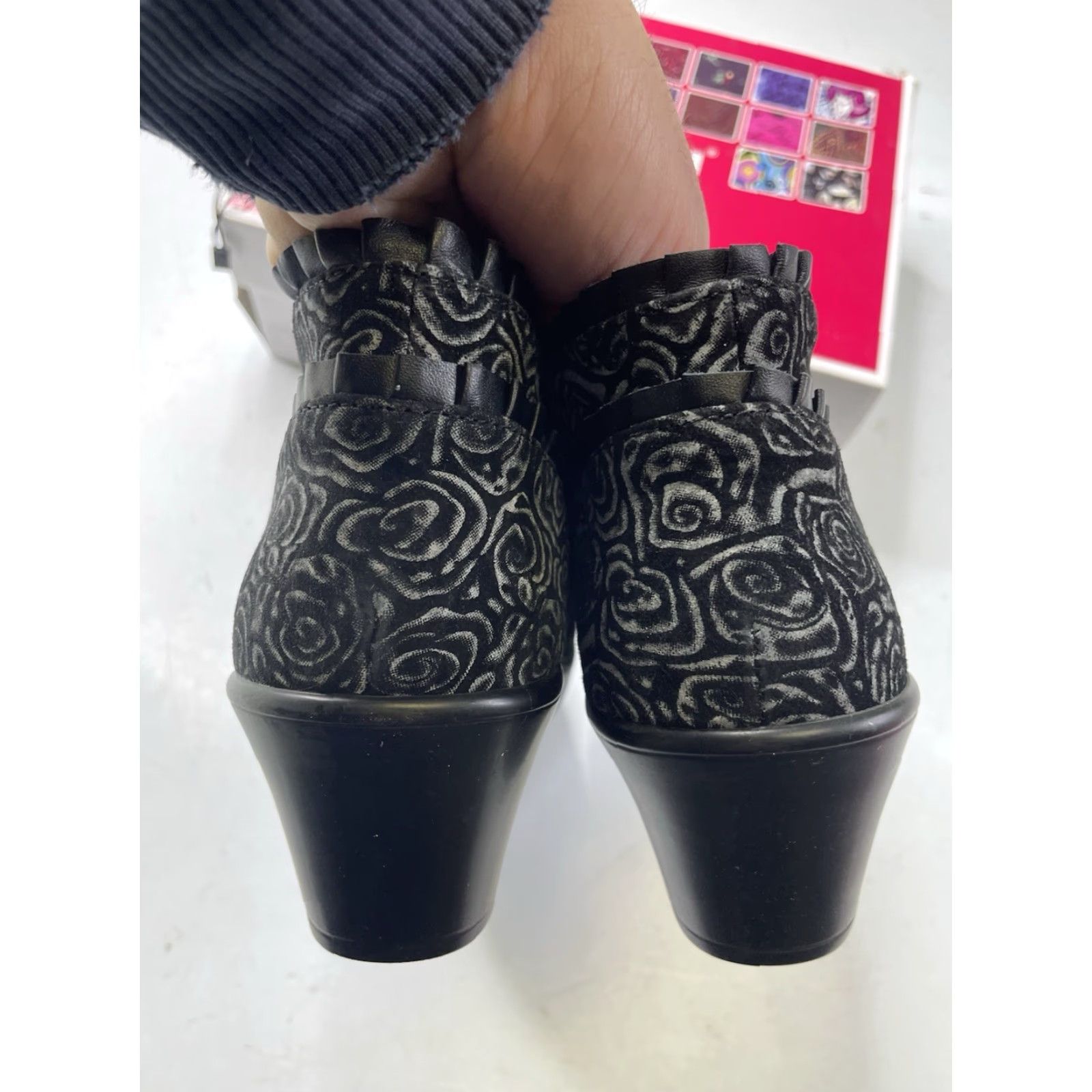 Vintage Alegria Hannah Bootie Floral Leather Ankle Boots Ruffle HAN-537 Black Size EU 40 US 10 Women Block Heel Mid 2-2.9in Two-tone Pattern Flower Vintage No Size US 10 / IT 40 - 3 Thumbnail